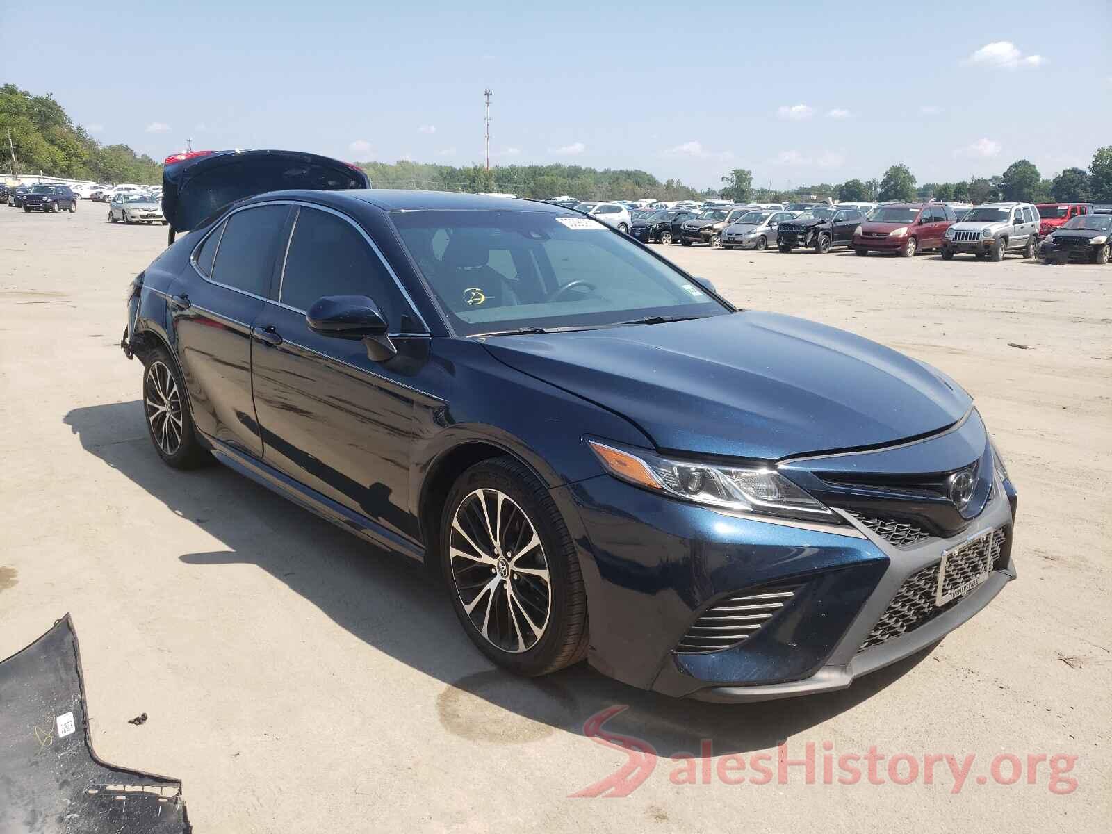 4T1B11HK8JU641792 2018 TOYOTA CAMRY