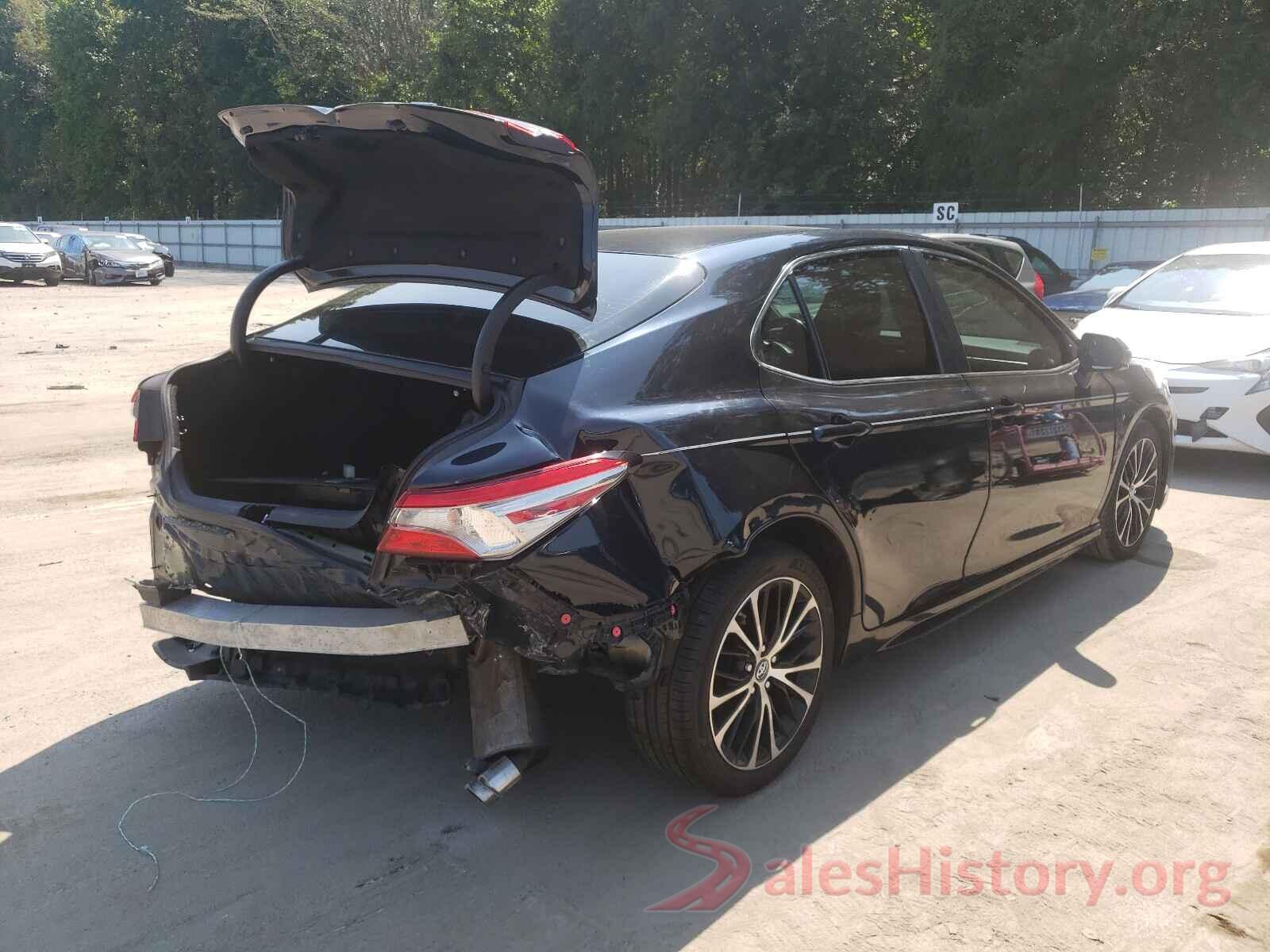 4T1B11HK8JU641792 2018 TOYOTA CAMRY