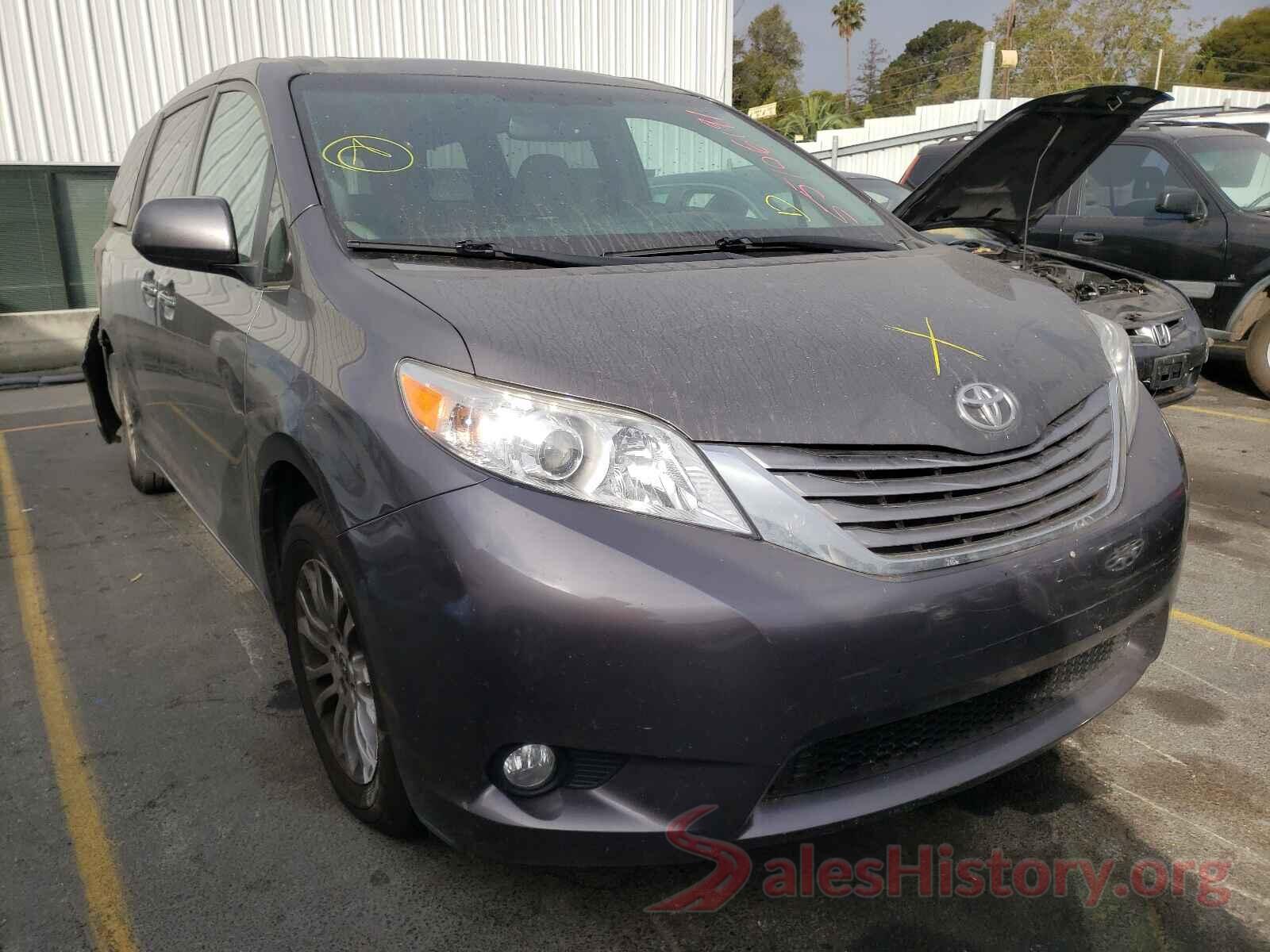 5TDYZ3DC1HS815041 2017 TOYOTA SIENNA