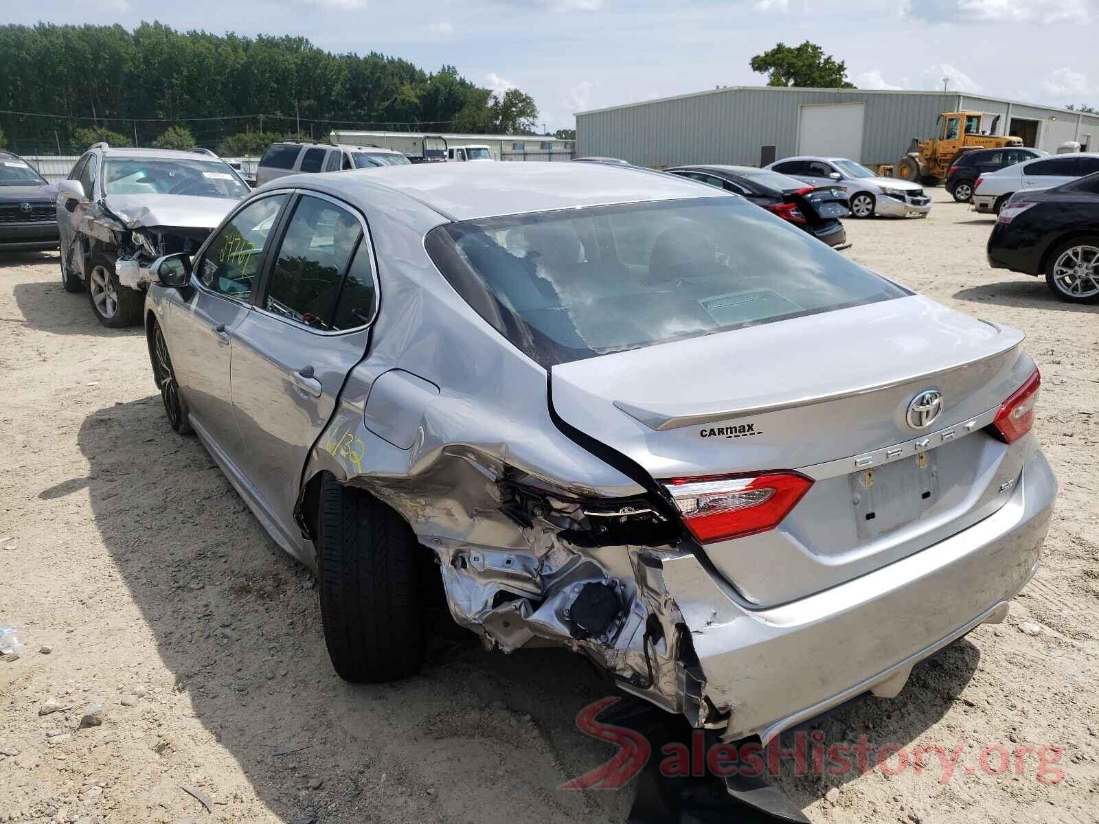 4T1B11HK0JU624517 2018 TOYOTA CAMRY