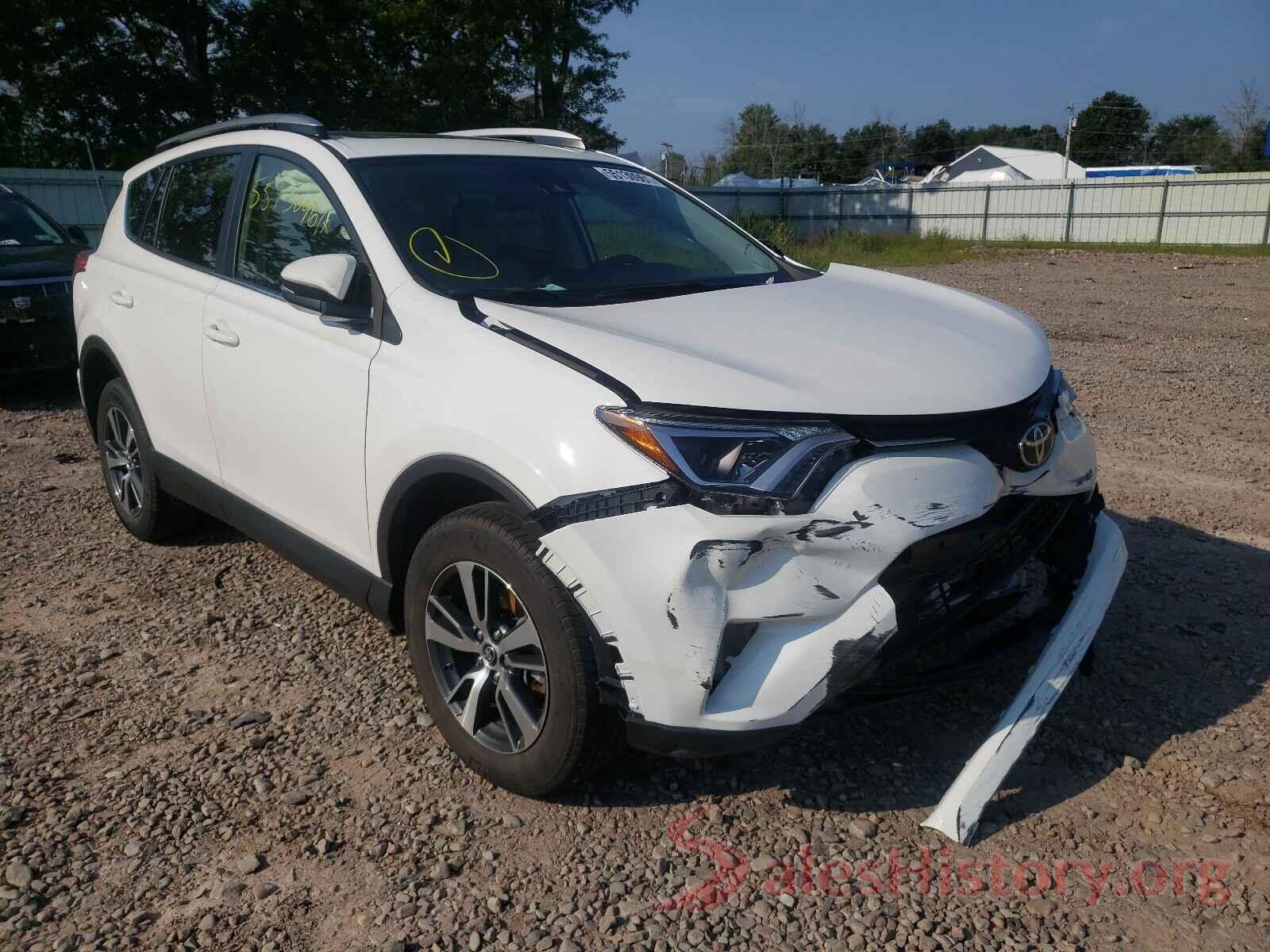 JTMRFREV7HD220786 2017 TOYOTA RAV4