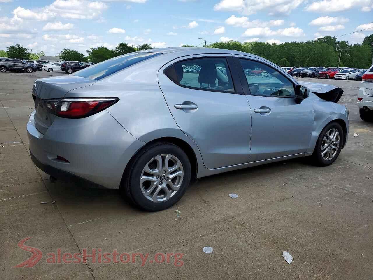 2018 TOYOTA YARIS VIN 3MYDLBYV7JY304715, right side view