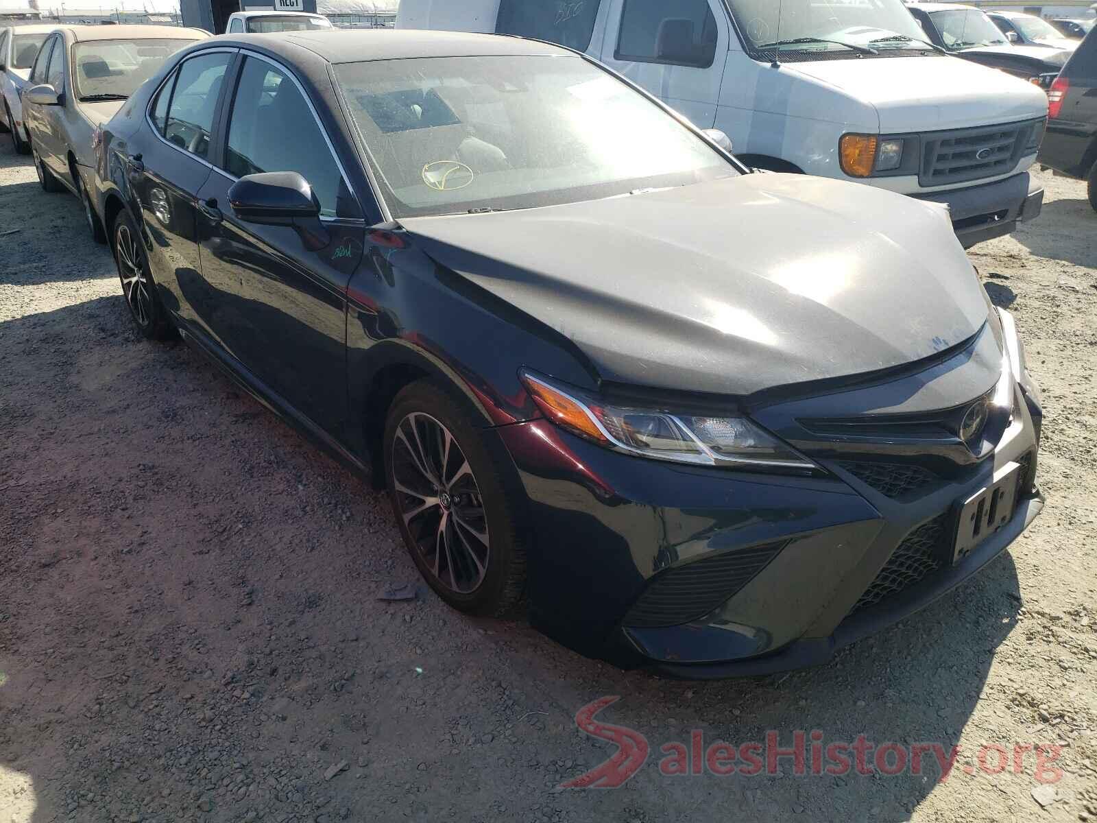 4T1B11HK0JU526510 2018 TOYOTA CAMRY