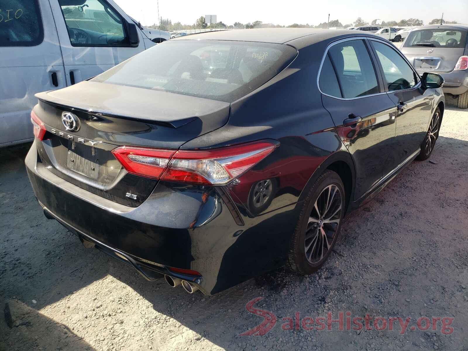 4T1B11HK0JU526510 2018 TOYOTA CAMRY