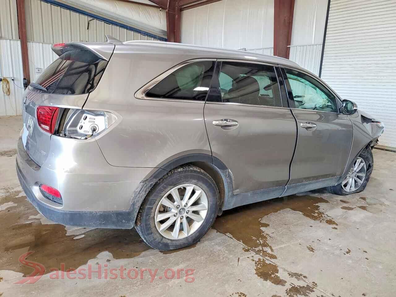2019 KIA SORENTO VIN 5XYPG4A30KG458175, right side view