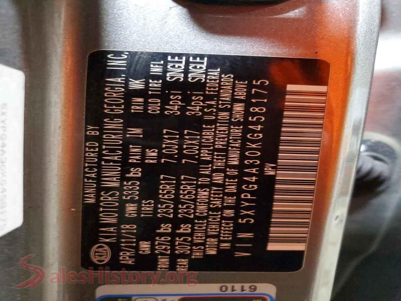 2019 KIA SORENTO VIN 5XYPG4A30KG458175, damage close-up
