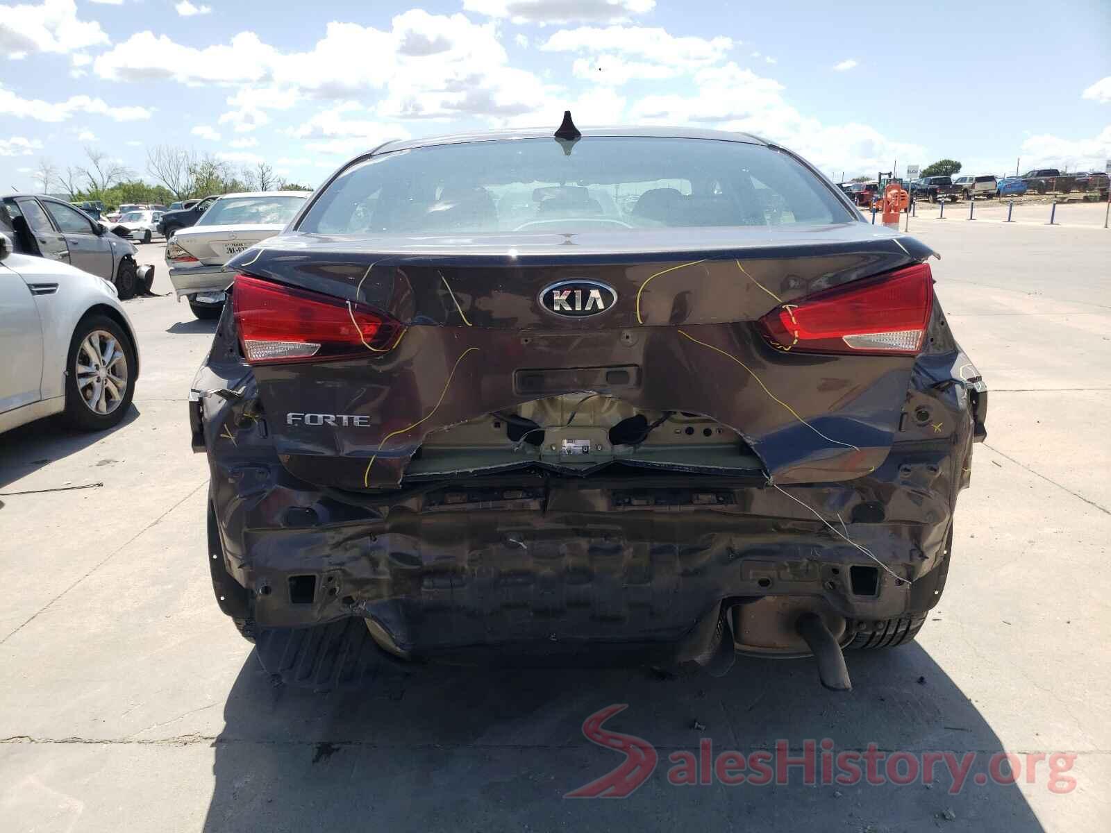 3KPFK4A7XHE152393 2017 KIA FORTE