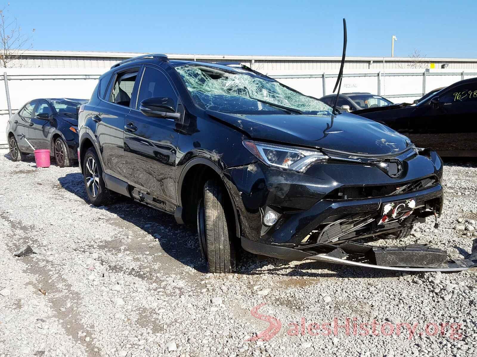 2T3RFREV4JW705654 2018 TOYOTA RAV4