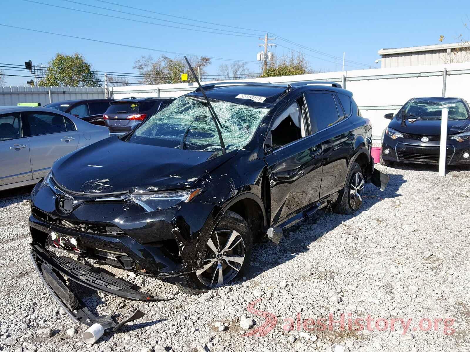 2T3RFREV4JW705654 2018 TOYOTA RAV4