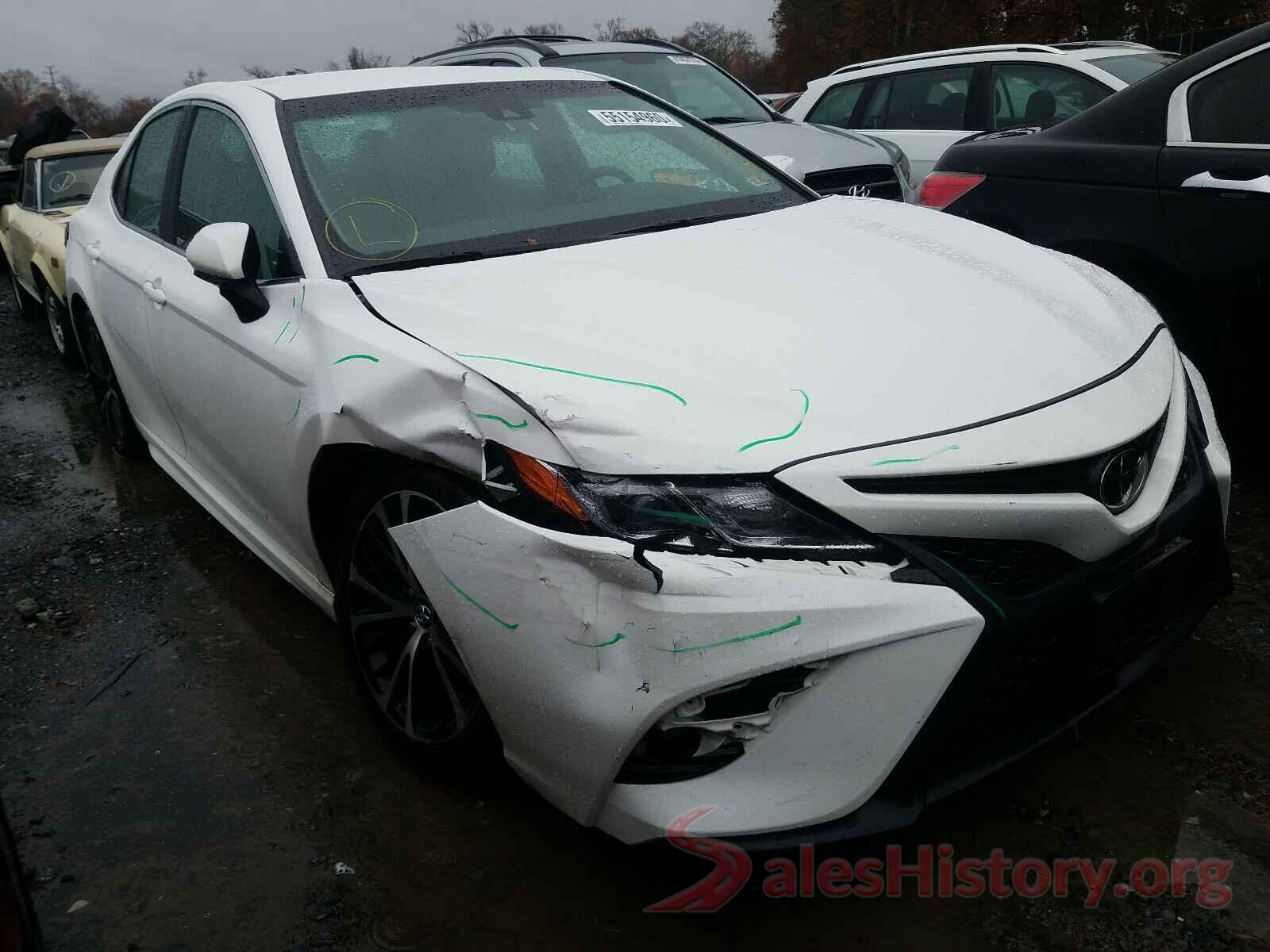 4T1B11HK1JU035556 2018 TOYOTA CAMRY