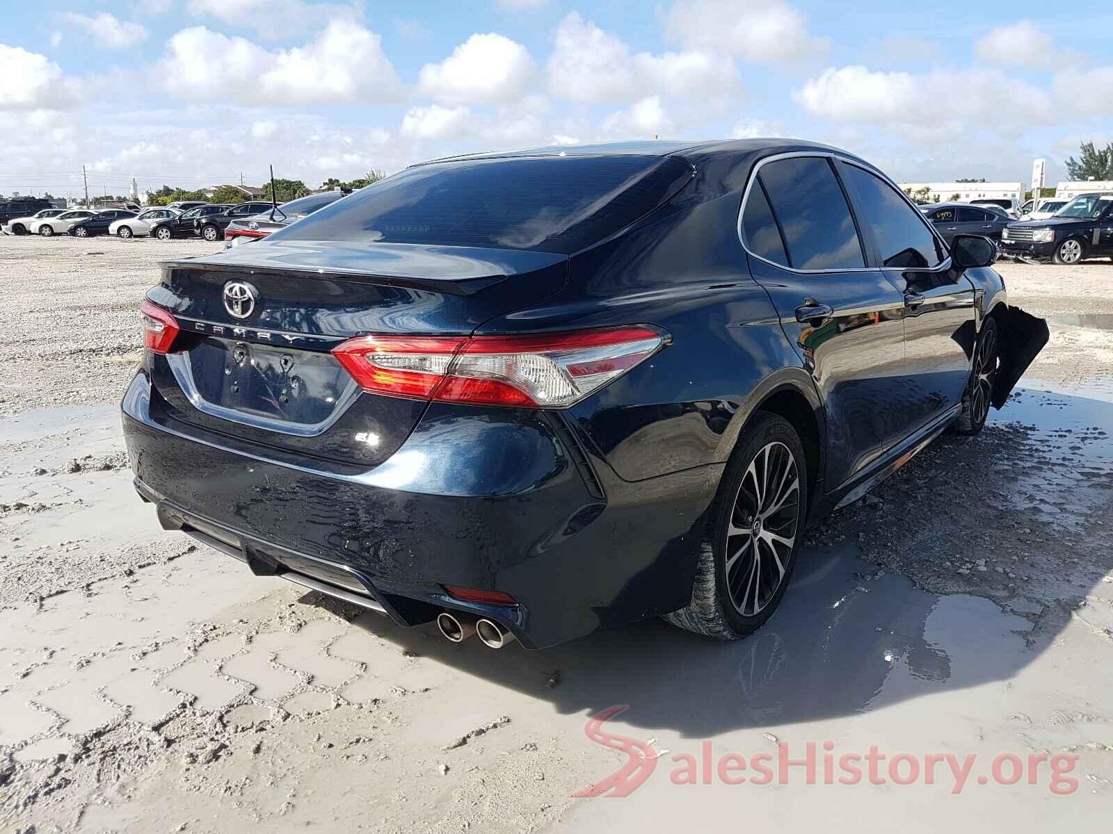 4T1B11HK6JU626840 2018 TOYOTA CAMRY