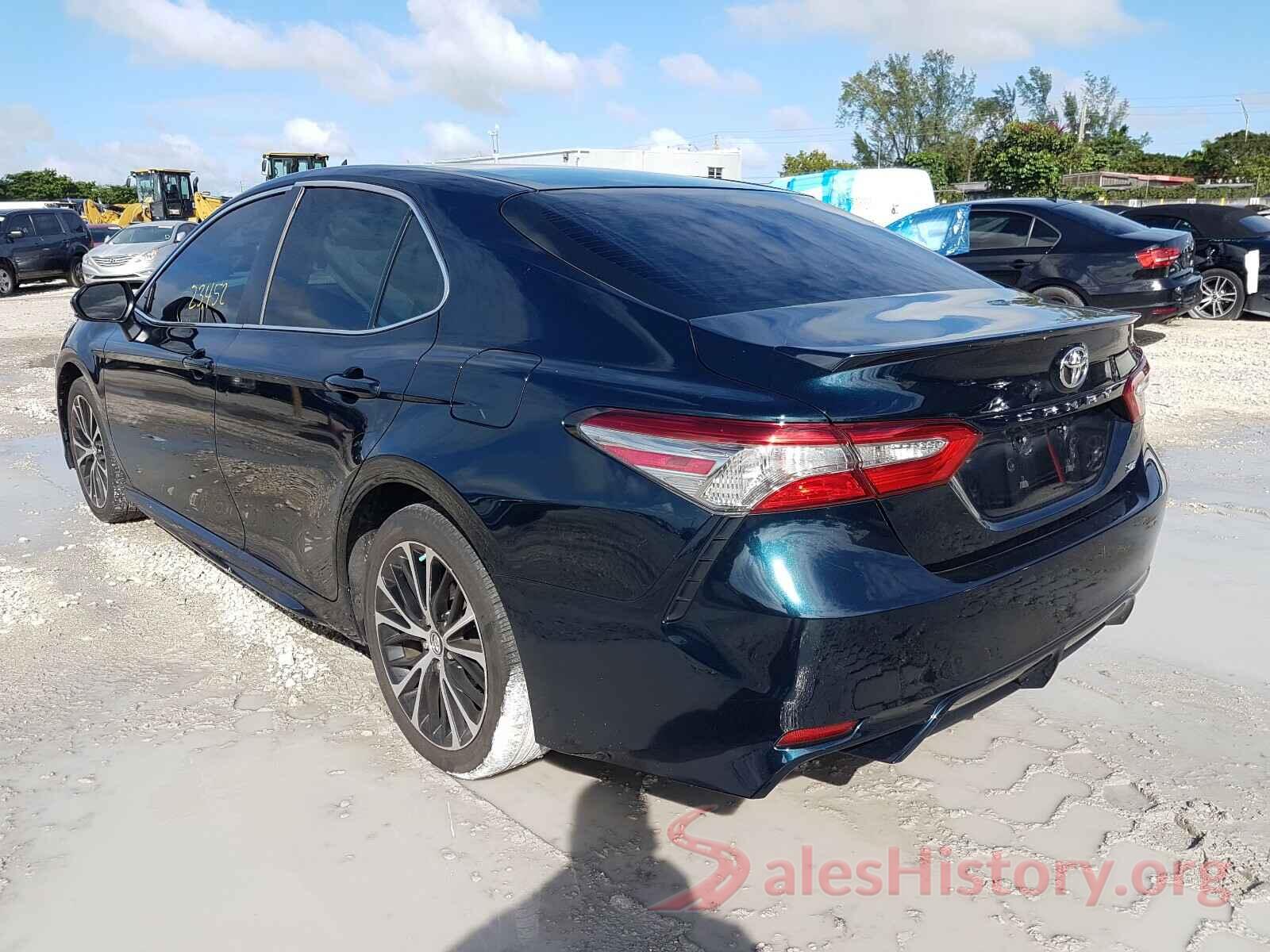 4T1B11HK6JU626840 2018 TOYOTA CAMRY