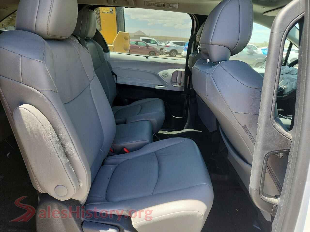 2026 TOYOTA SIENNA VIN 5TDYRKEC1TS292699, VIN plate