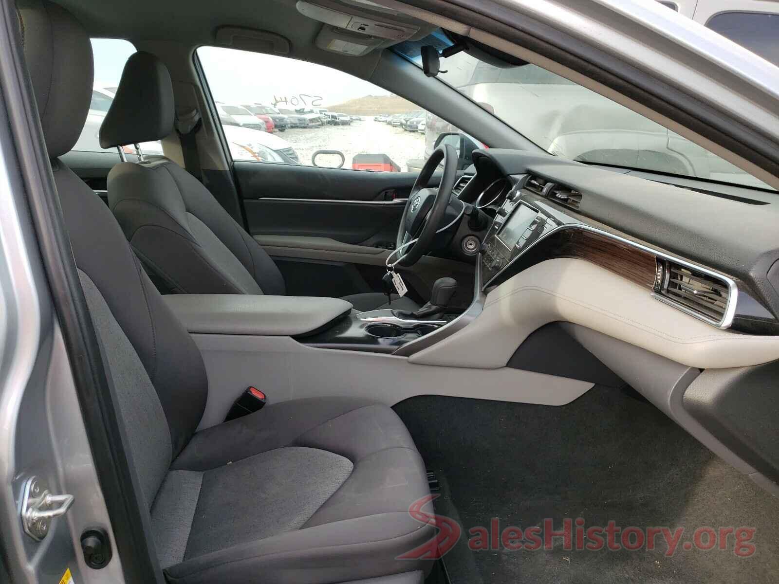 4T1B11HK1JU582195 2018 TOYOTA CAMRY