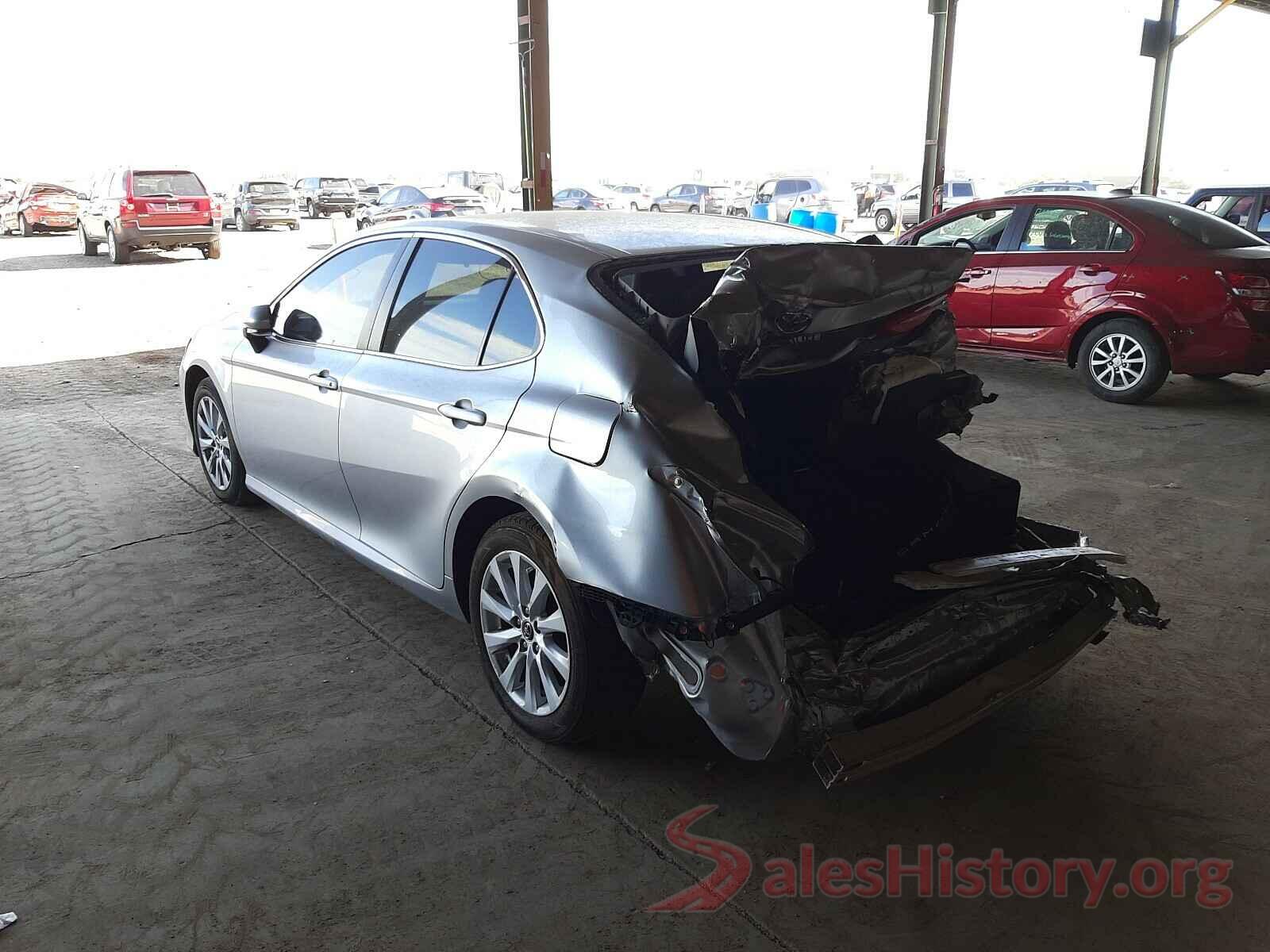 JTNB11HK5J3038062 2018 TOYOTA CAMRY