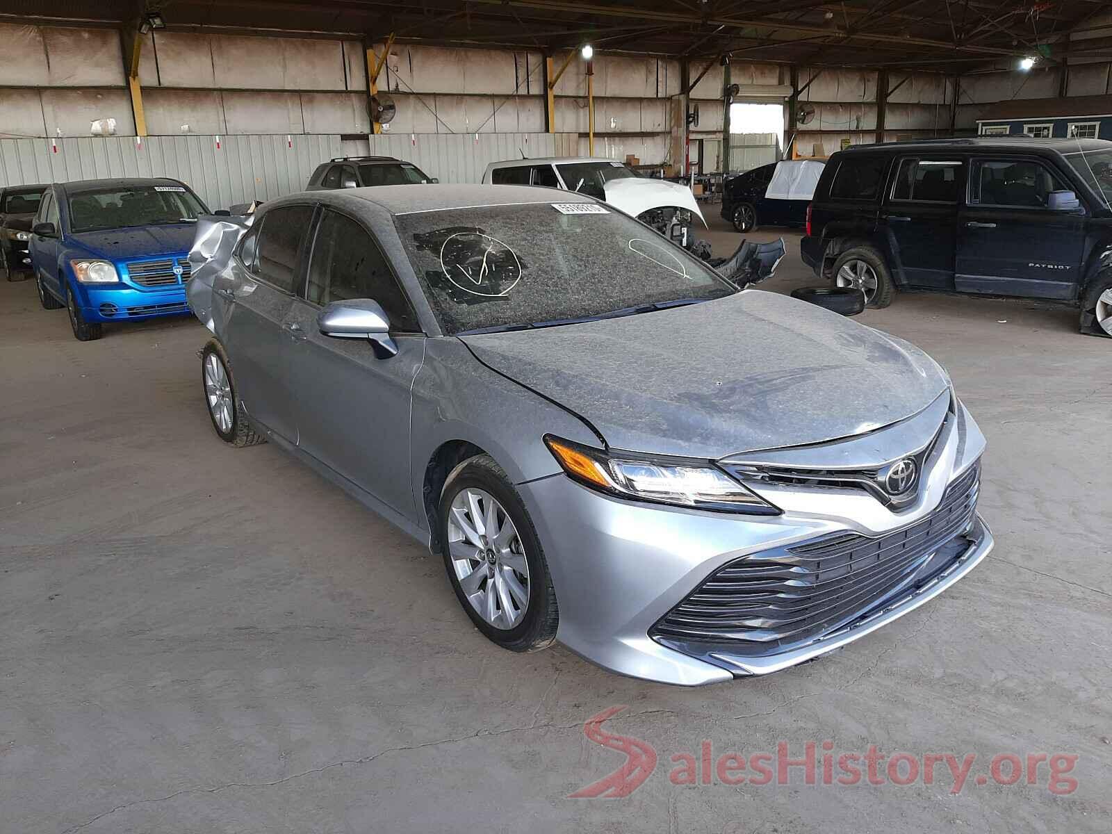 JTNB11HK5J3038062 2018 TOYOTA CAMRY