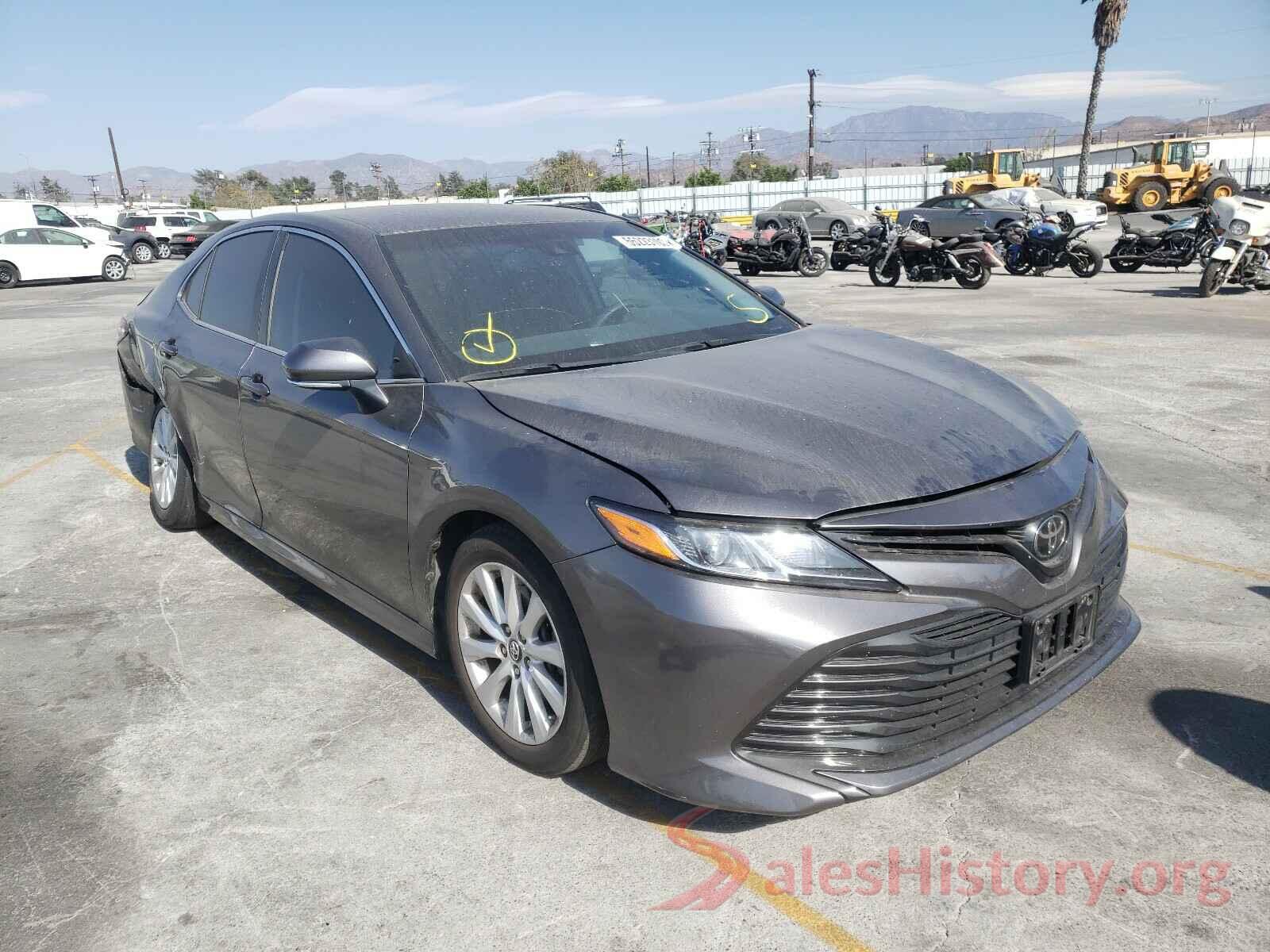 4T1B11HK2JU644705 2018 TOYOTA CAMRY