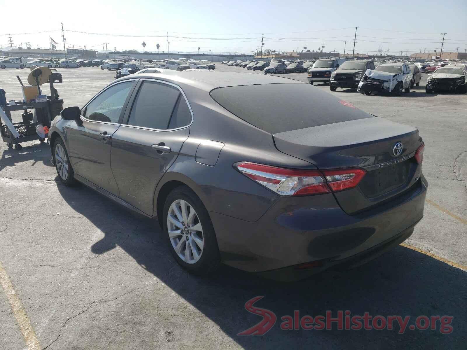 4T1B11HK2JU644705 2018 TOYOTA CAMRY