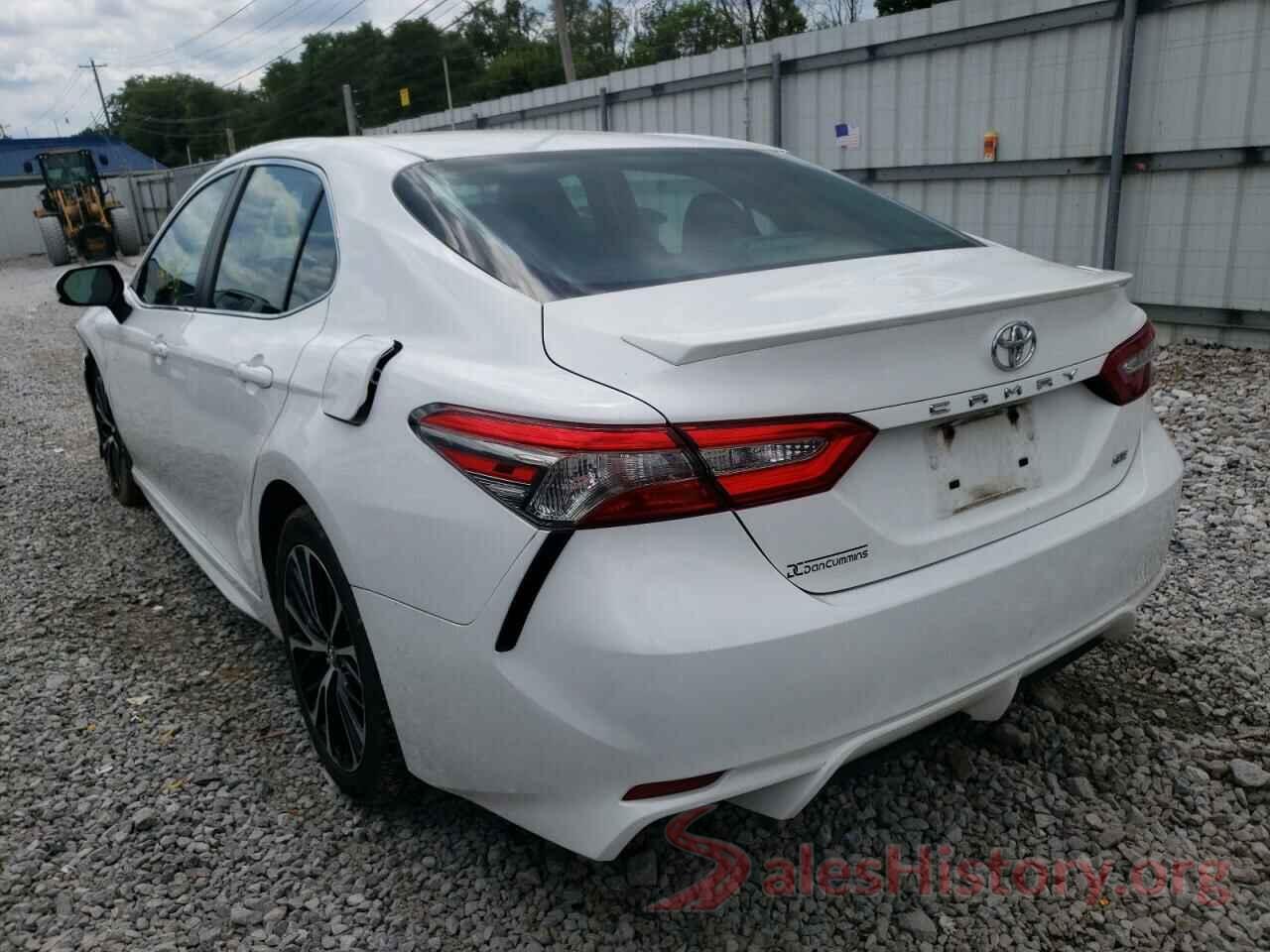 4T1B11HK9JU111606 2018 TOYOTA CAMRY