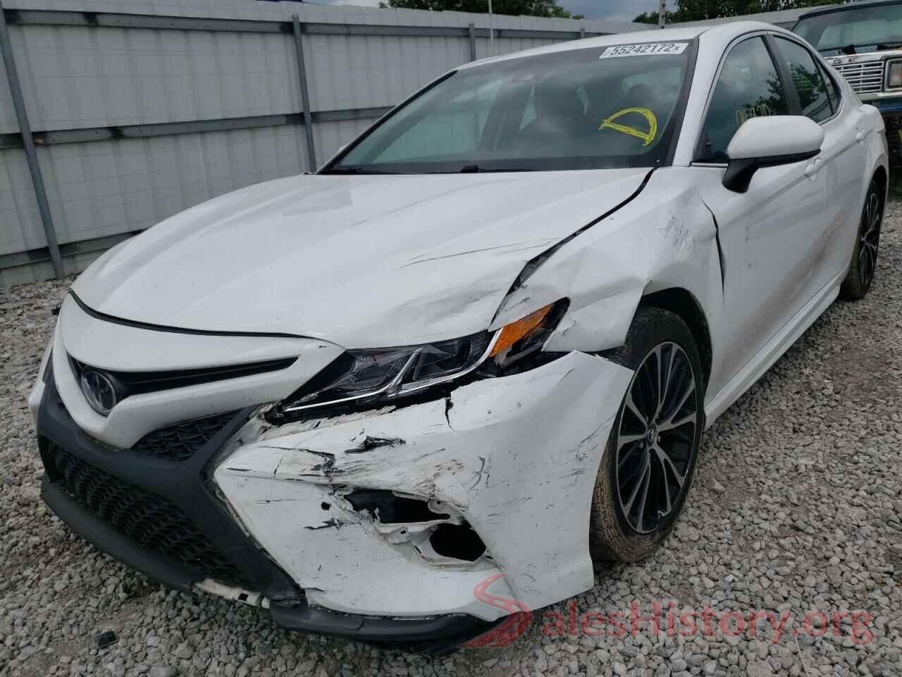 4T1B11HK9JU111606 2018 TOYOTA CAMRY