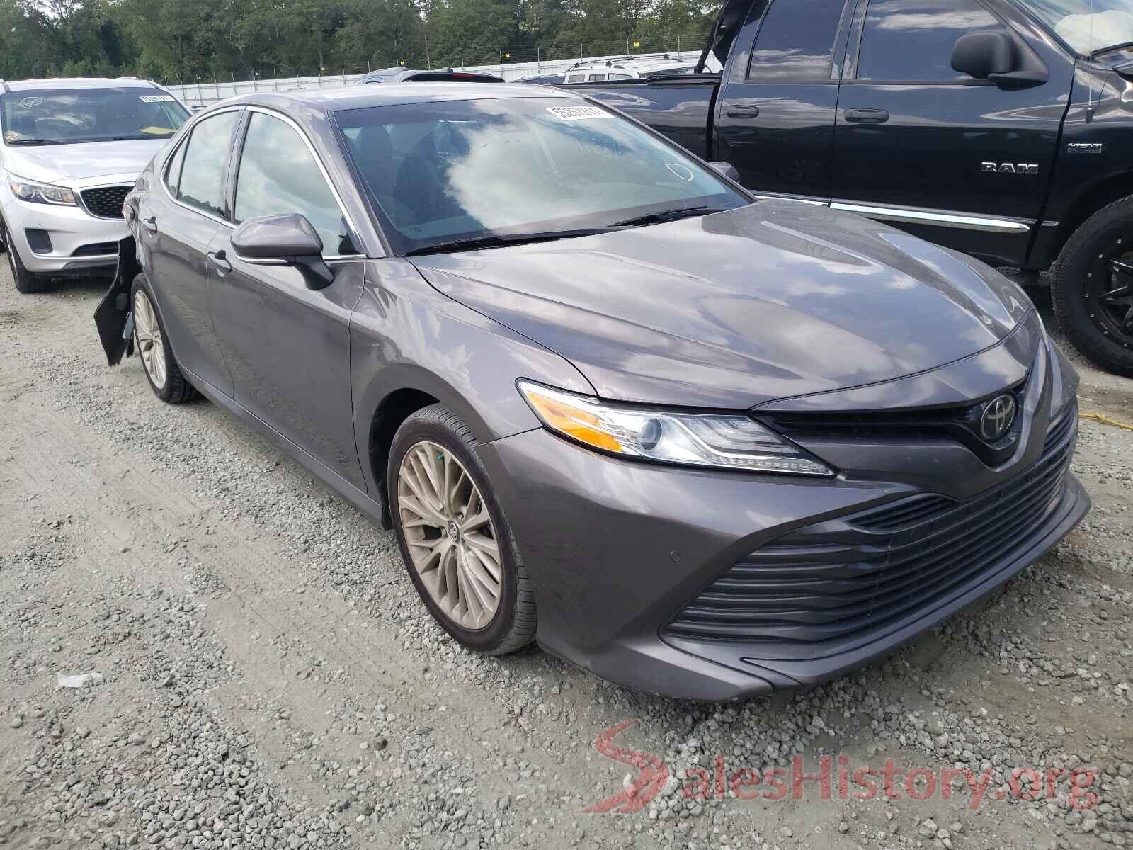 4T1B11HK8JU068523 2018 TOYOTA CAMRY