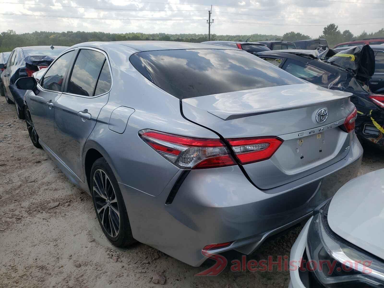 4T1B11HK0JU533621 2018 TOYOTA CAMRY