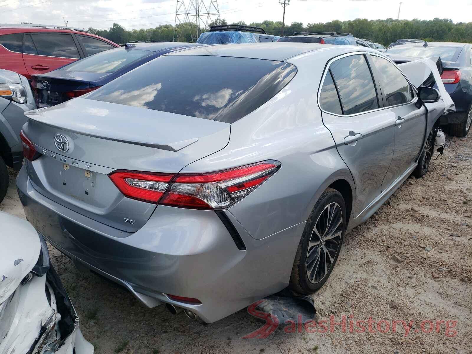 4T1B11HK0JU533621 2018 TOYOTA CAMRY