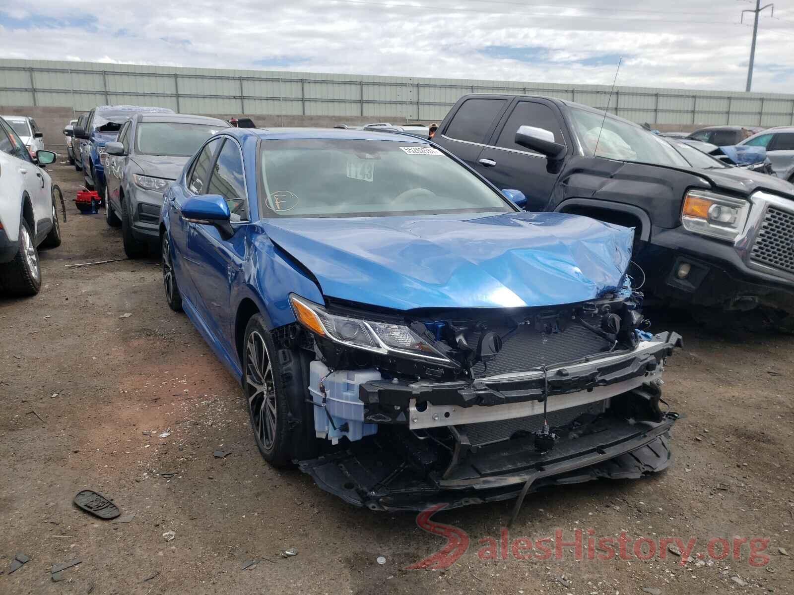 4T1B11HK2JU016725 2018 TOYOTA CAMRY