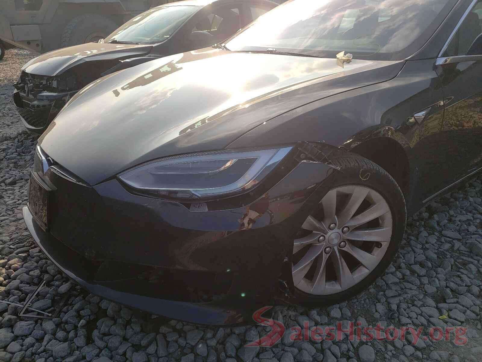 5YJSA1E29JF268747 2018 TESLA MODEL S