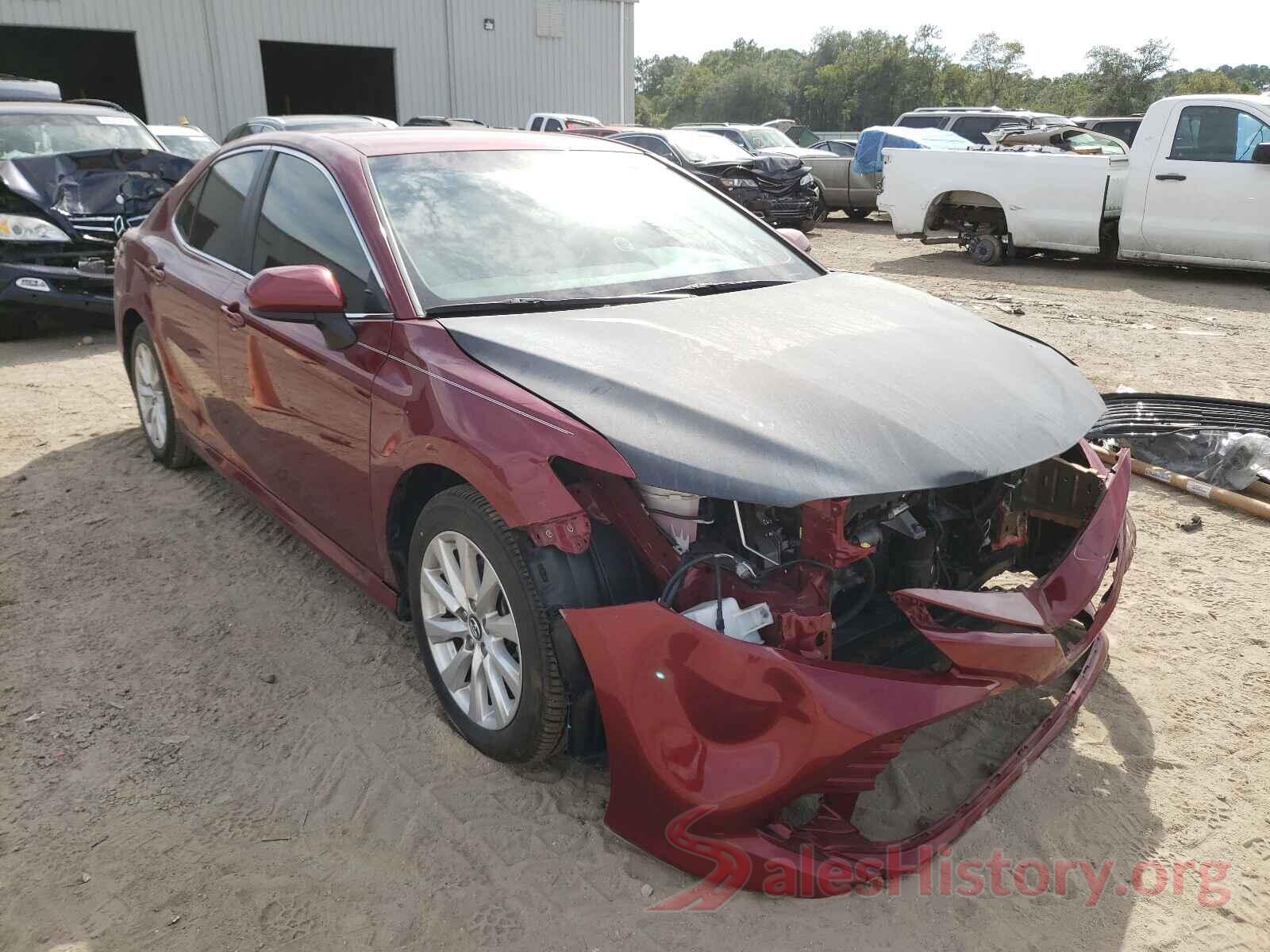 4T1B11HK9JU519779 2018 TOYOTA CAMRY