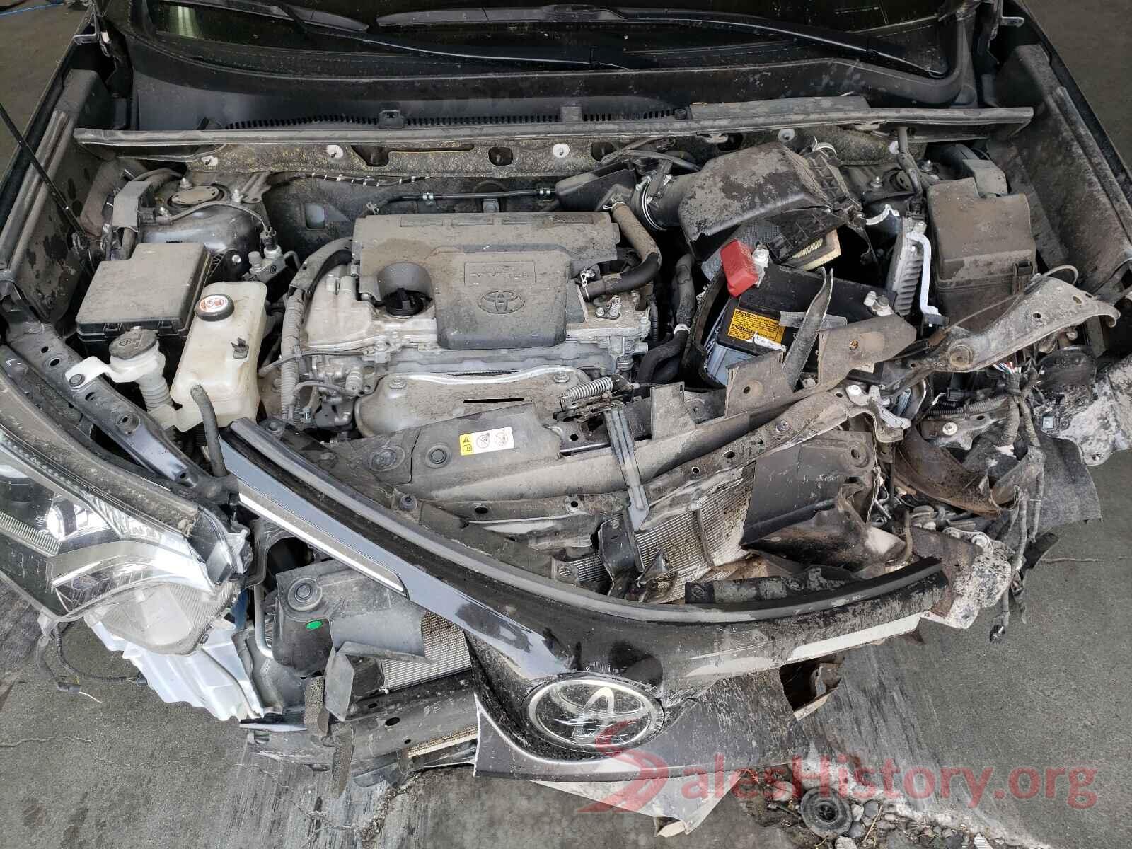 JTMRFREV8JJ258101 2018 TOYOTA RAV4