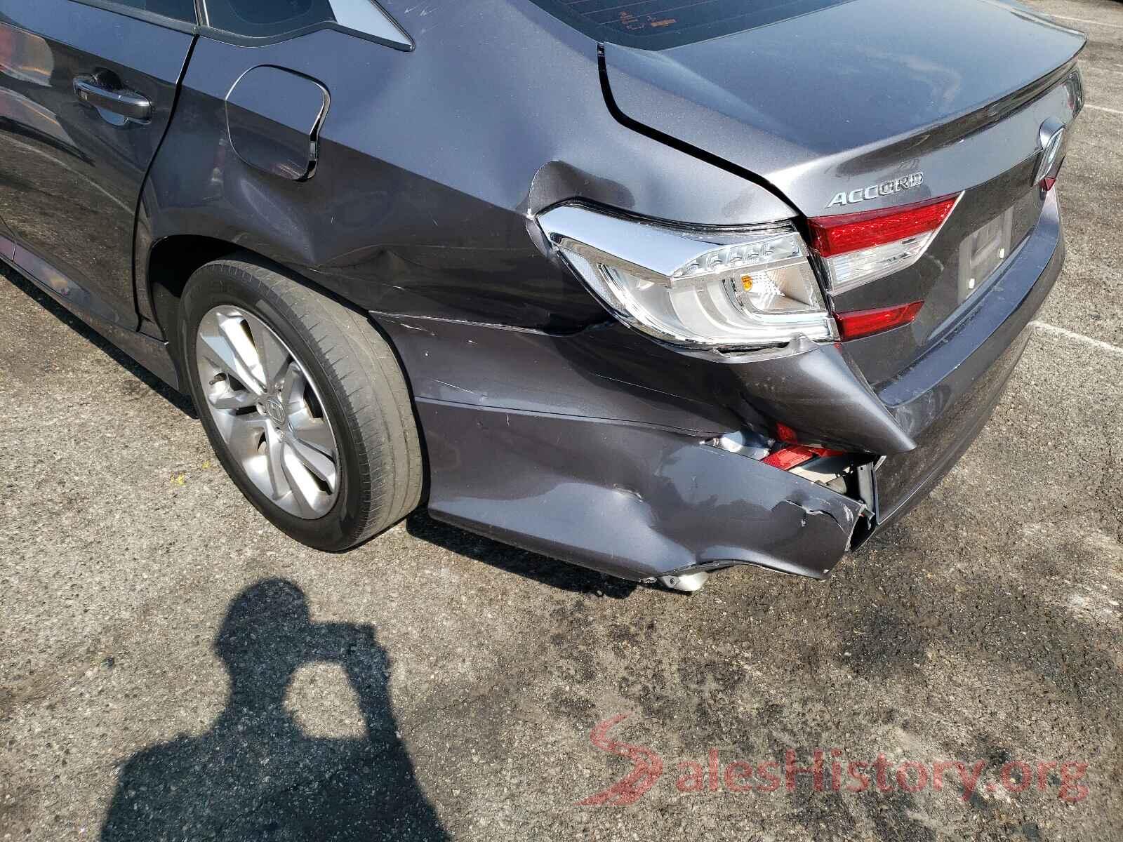 1HGCV1F15JA227945 2018 HONDA ACCORD