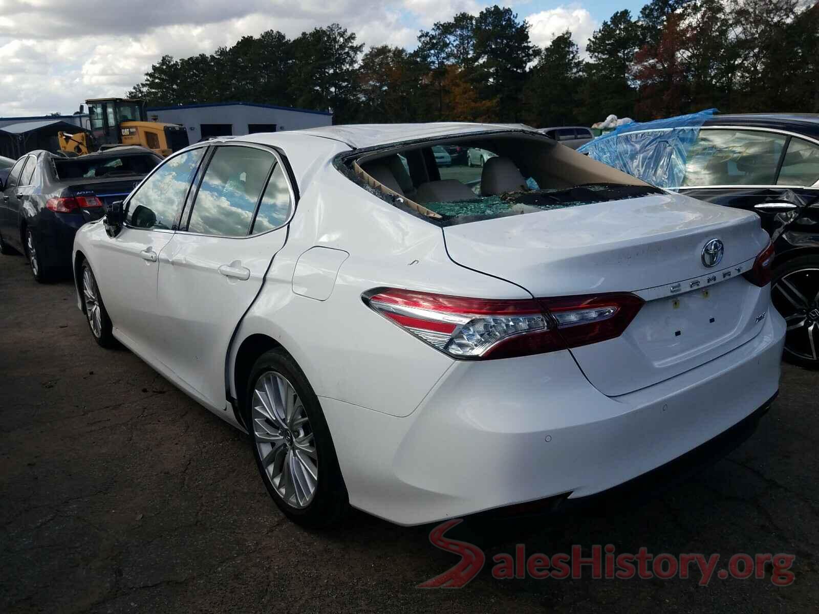 4T1B11HK5JU037102 2018 TOYOTA CAMRY