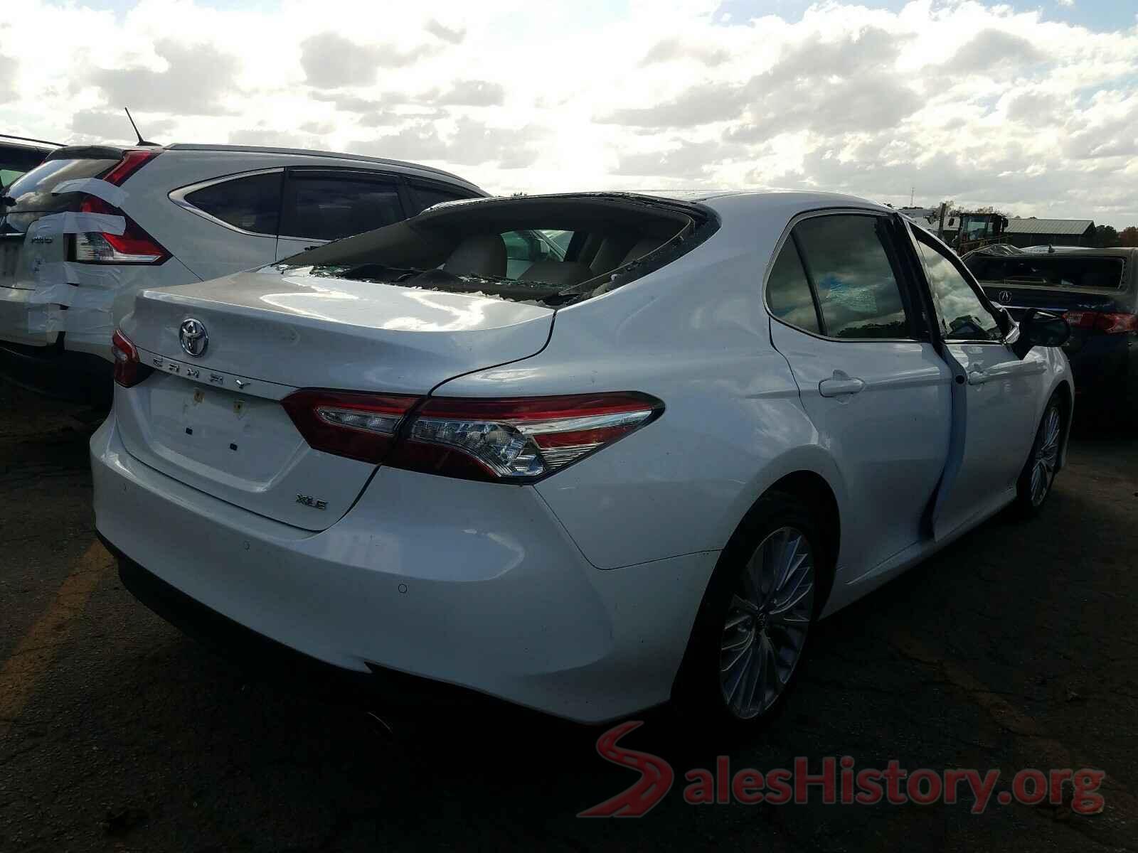 4T1B11HK5JU037102 2018 TOYOTA CAMRY