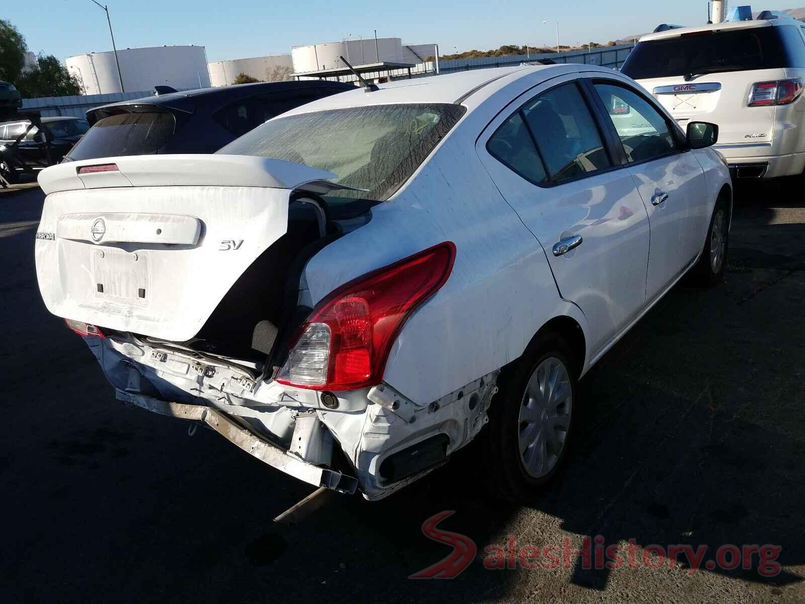 3N1CN7AP7JL872475 2018 NISSAN VERSA