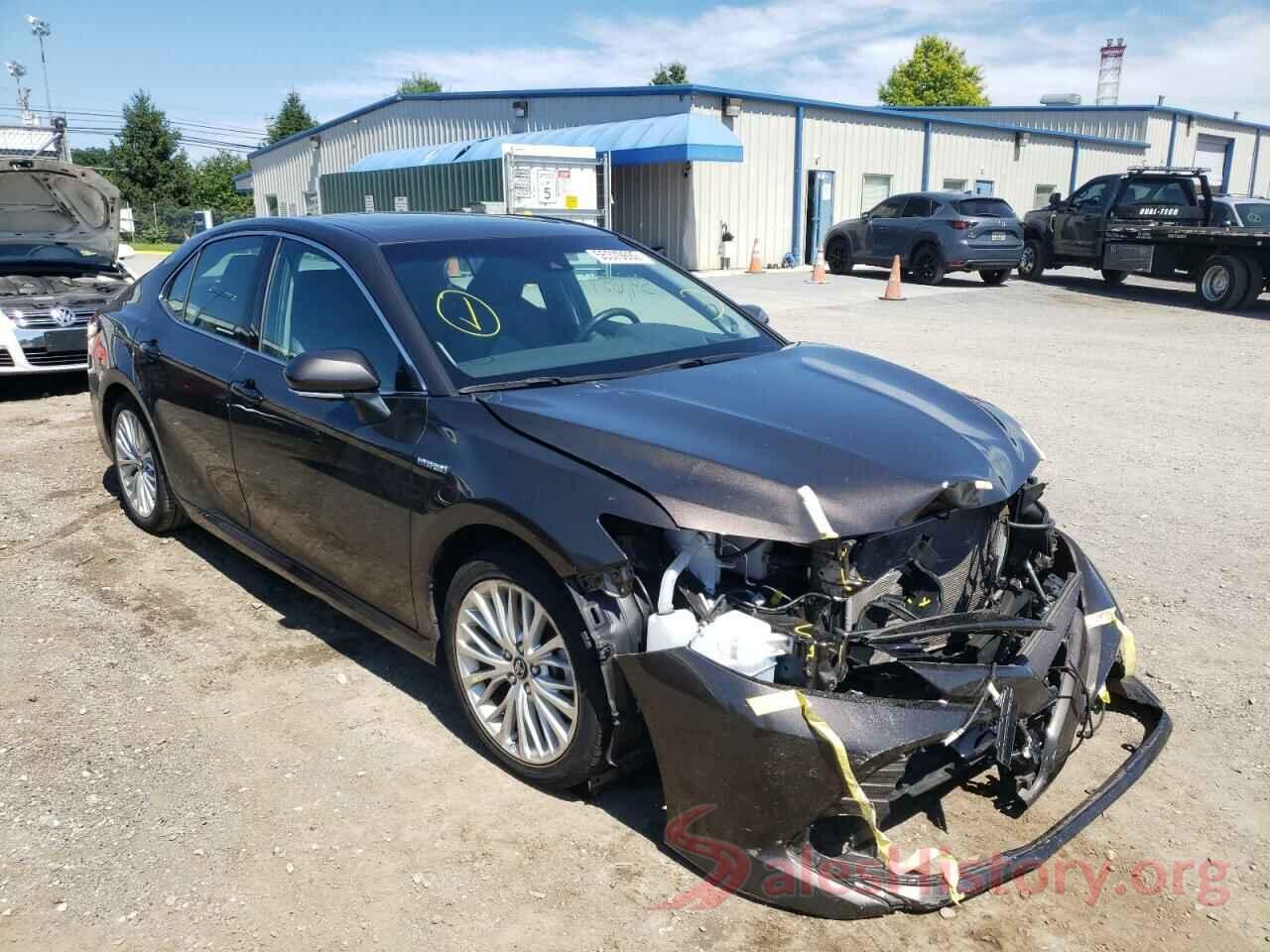 4T1B21HK9JU005024 2018 TOYOTA CAMRY