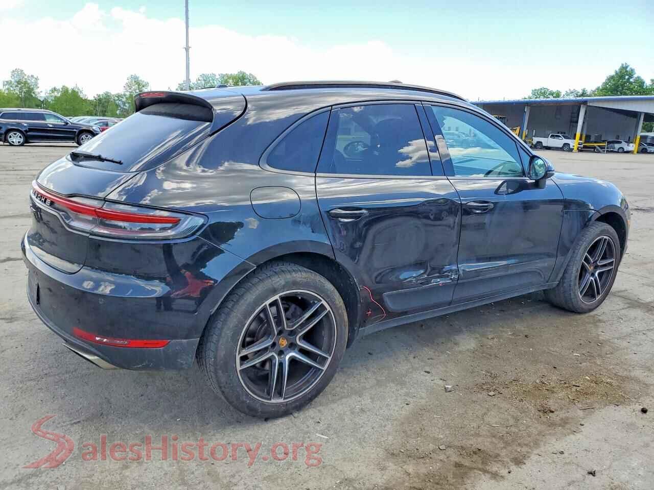 2020 PORSCHE MACAN VIN WP1AA2A59LLB05564, right side view
