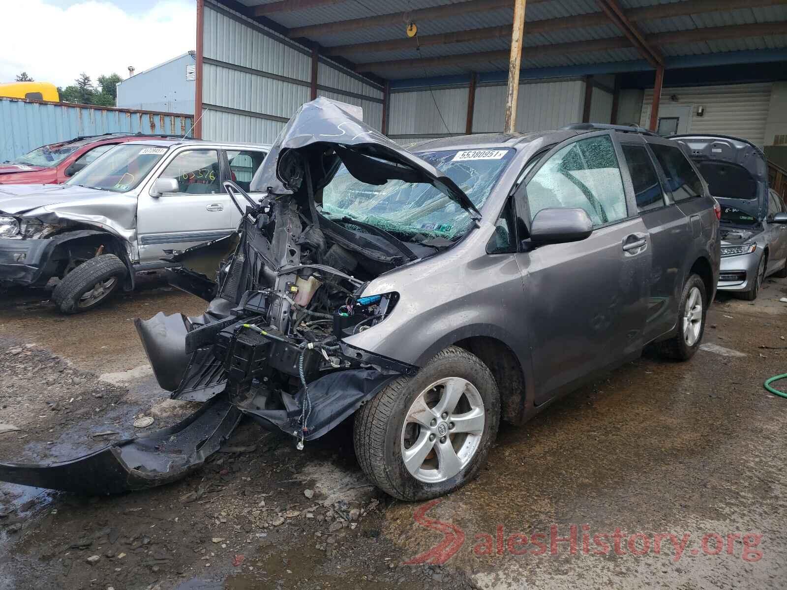 5TDKZ3DC4HS790240 2017 TOYOTA SIENNA