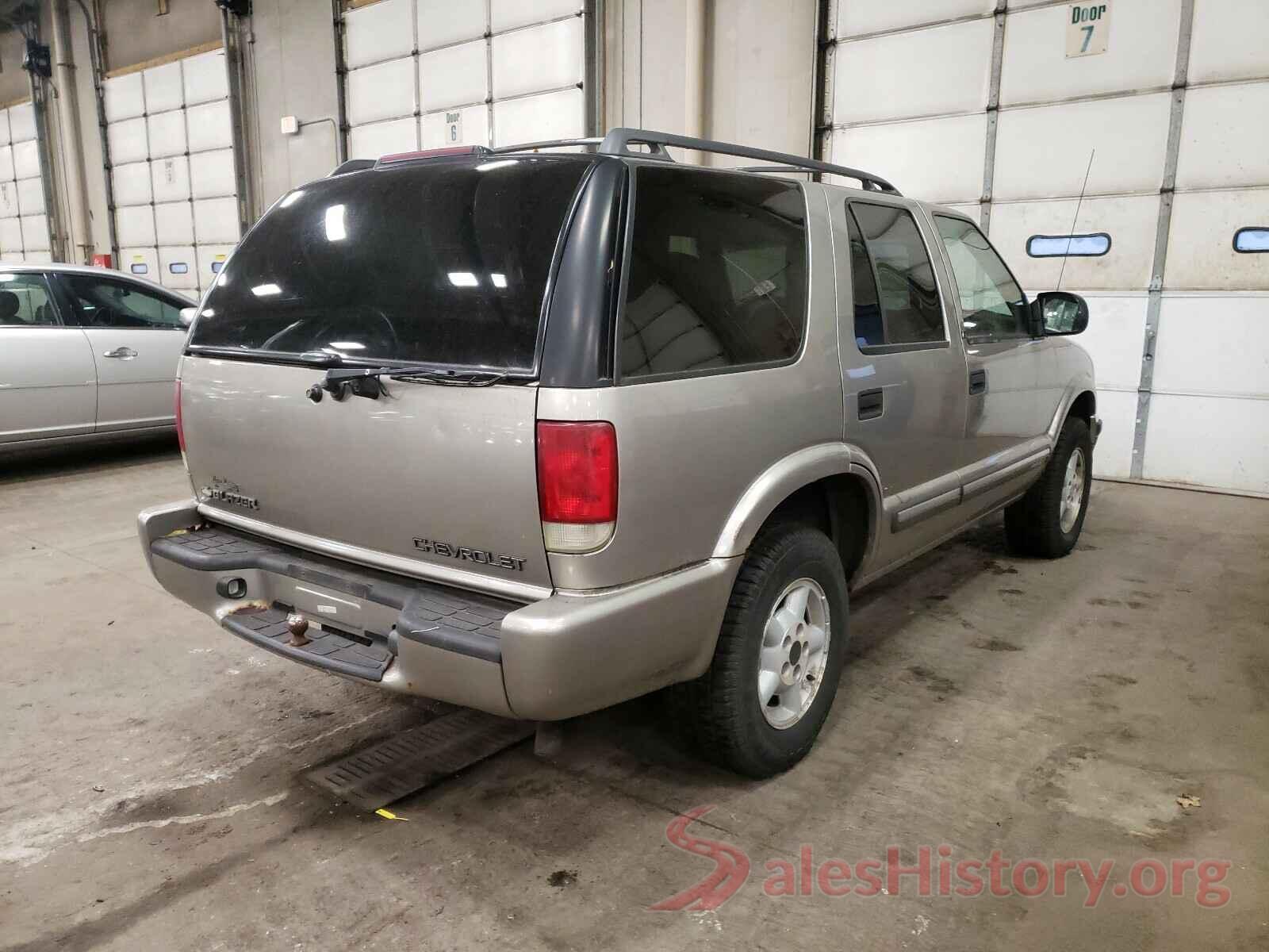 1GNDT13W11K238208 2001 CHEVROLET BLAZER