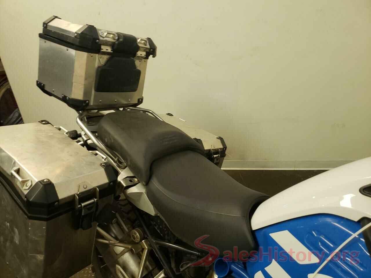 WB10A1202JZ967591 2018 BMW R