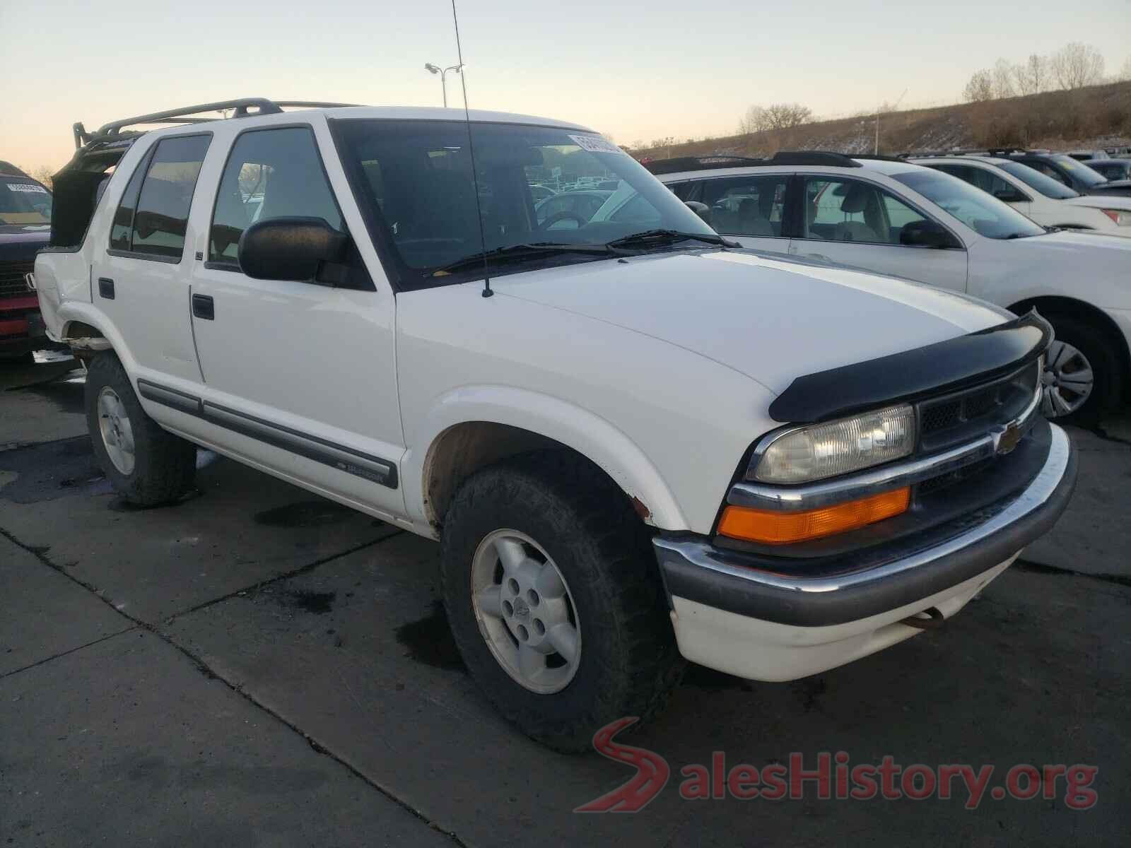 1GNDT13W9Y2184487 2000 CHEVROLET BLAZER