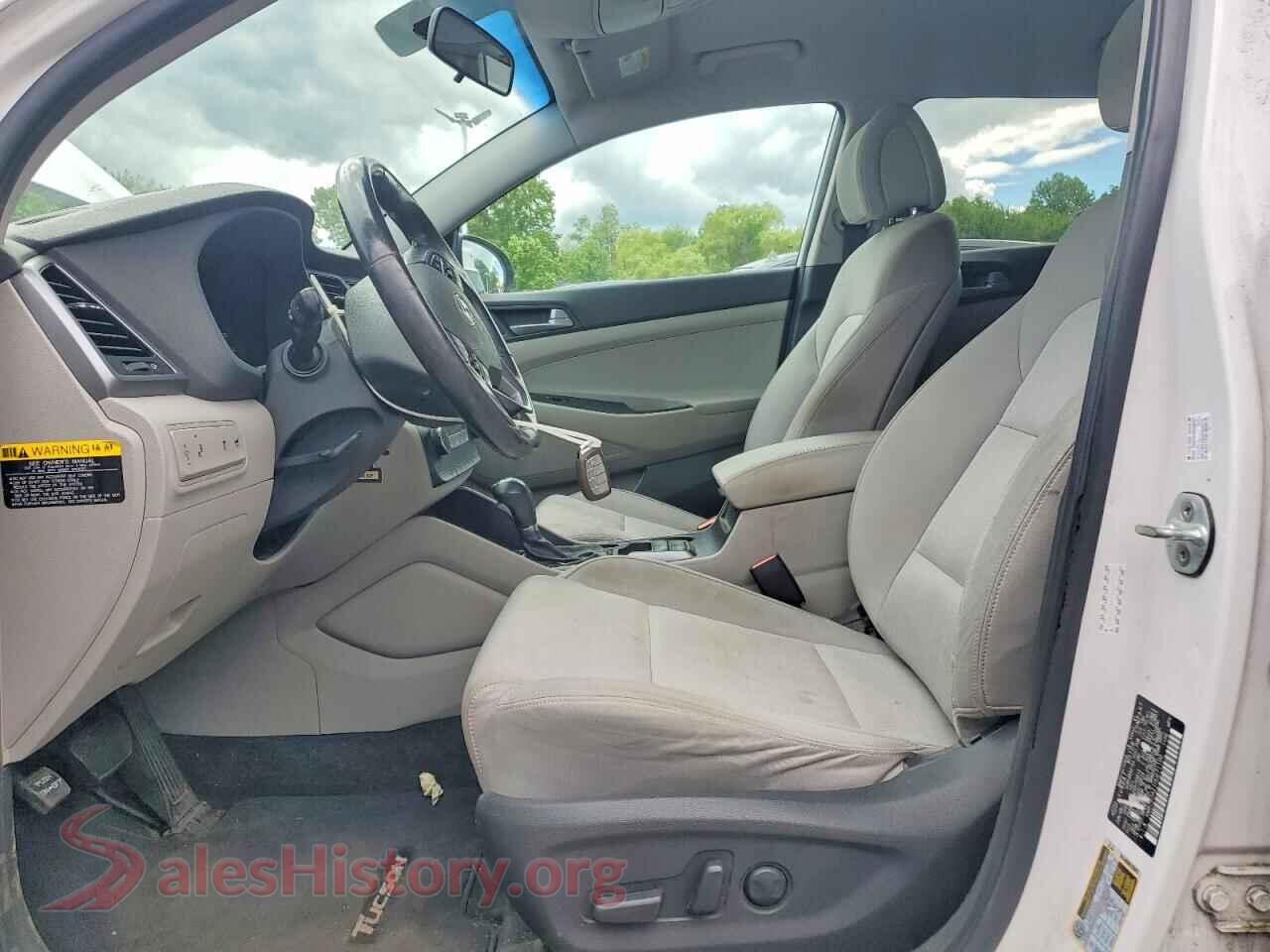 2017 HYUNDAI TUCSON VIN KM8J33A21HU271100, engine bay