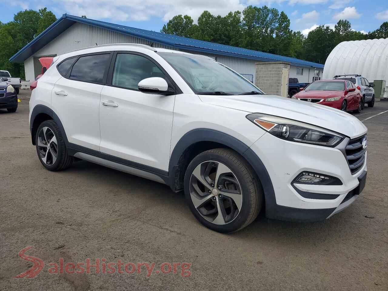 2017 HYUNDAI TUCSON VIN KM8J33A21HU271100, rear 3/4 view