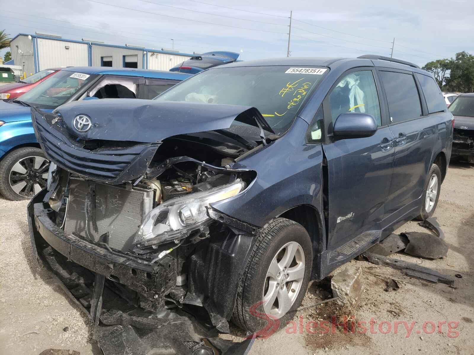 5TDKZ3DC6HS889173 2017 TOYOTA SIENNA