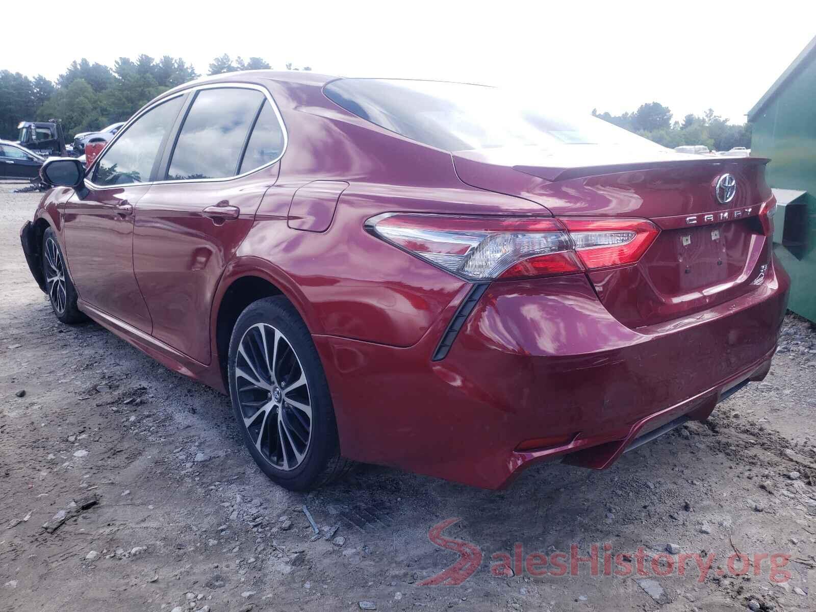 4T1B11HK2JU600672 2018 TOYOTA CAMRY