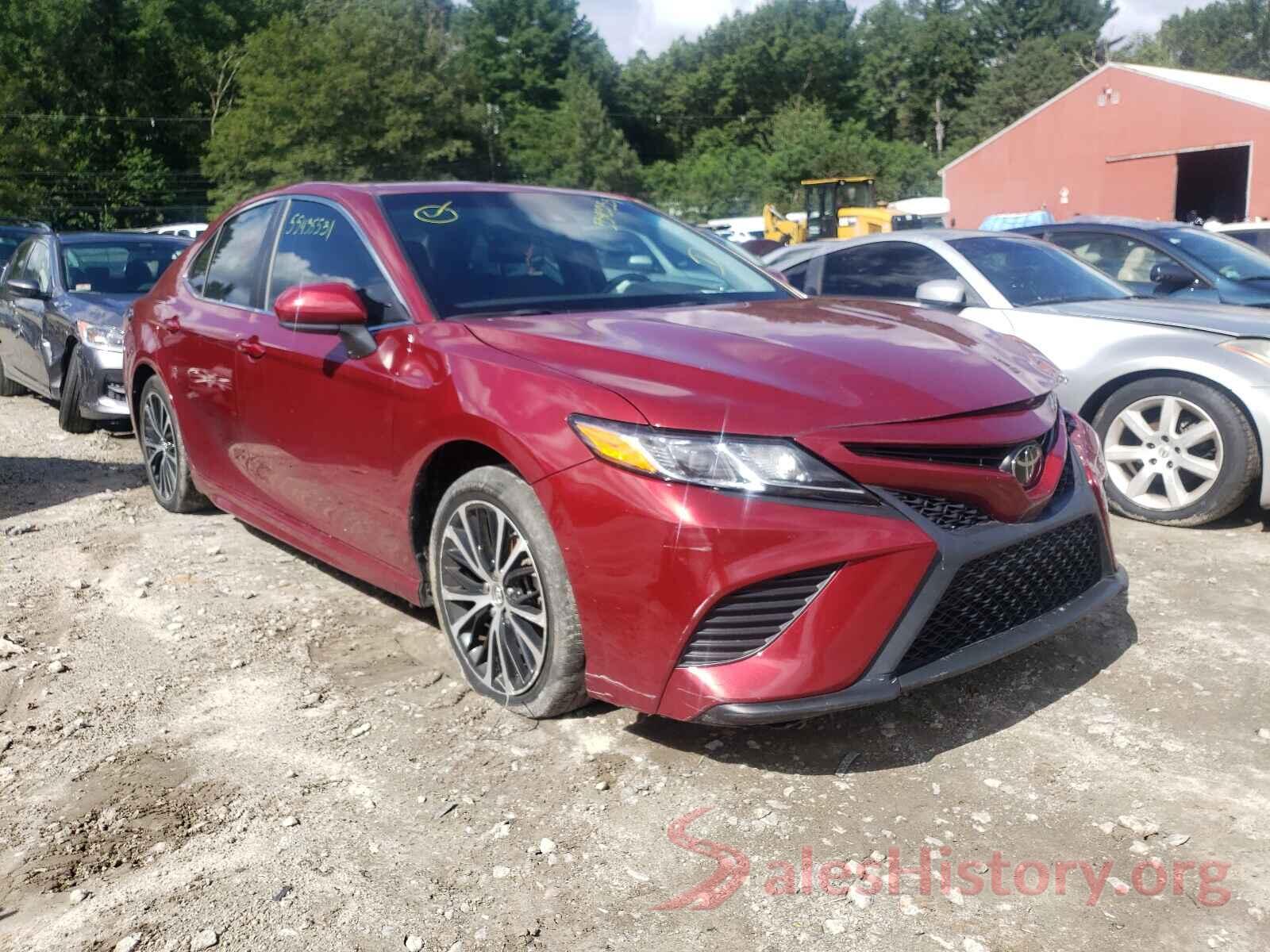 4T1B11HK2JU600672 2018 TOYOTA CAMRY