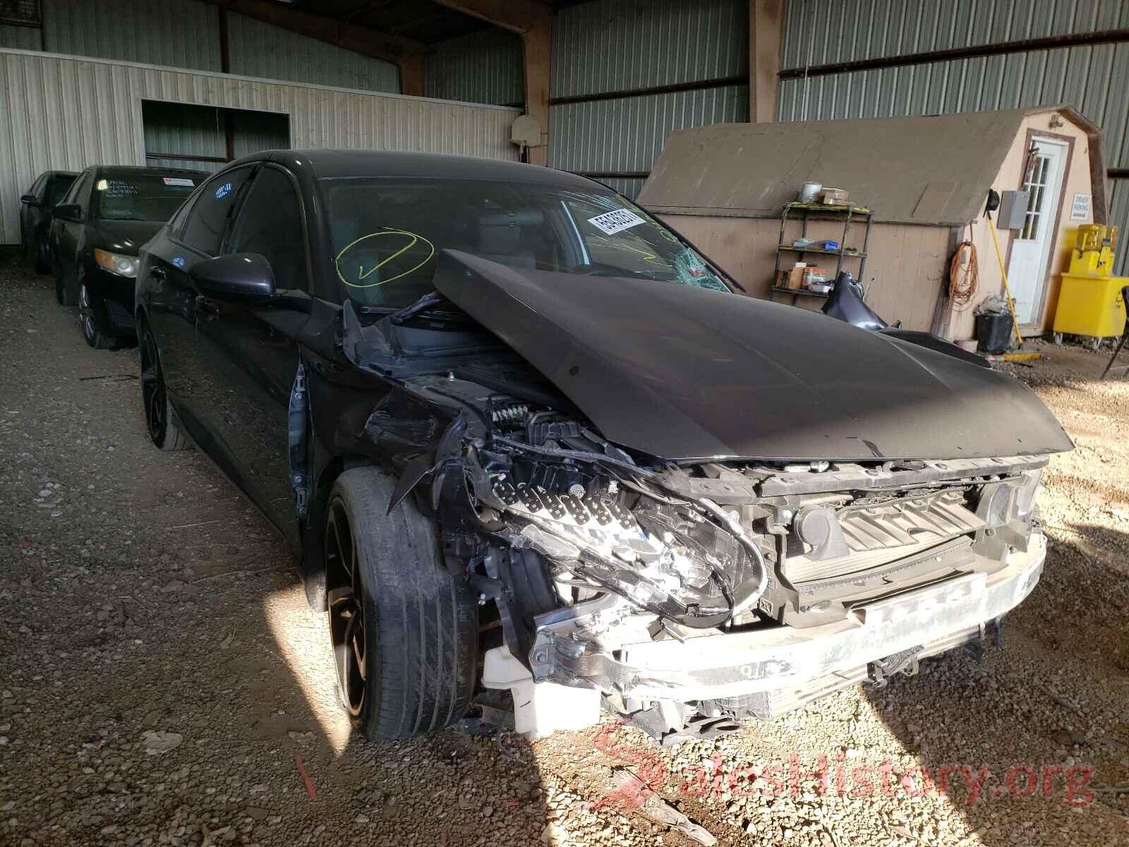 1HGCV2F31JA040385 2018 HONDA ACCORD