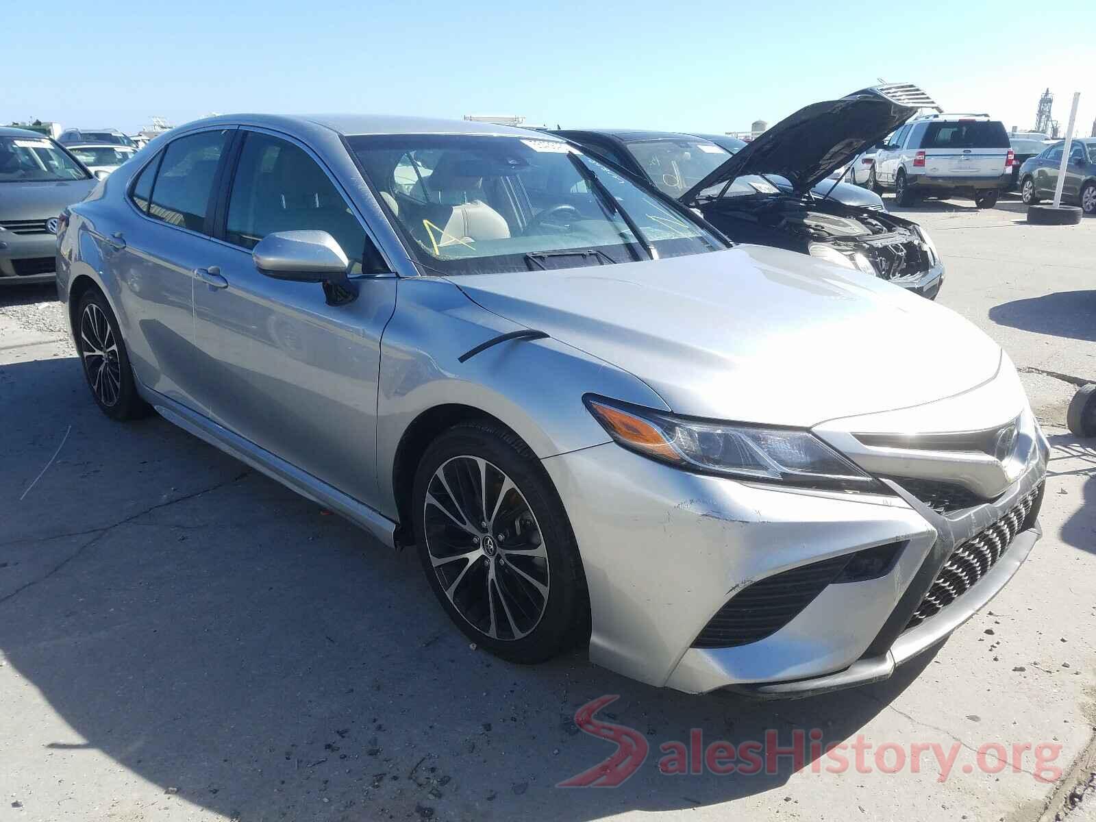 JTNB11HK5J3045948 2018 TOYOTA CAMRY