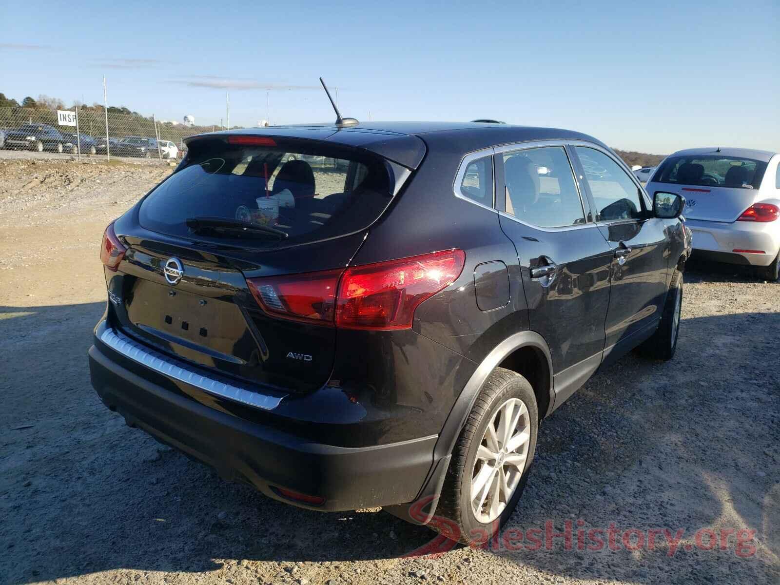 JN1BJ1CR8JW266437 2018 NISSAN ROGUE