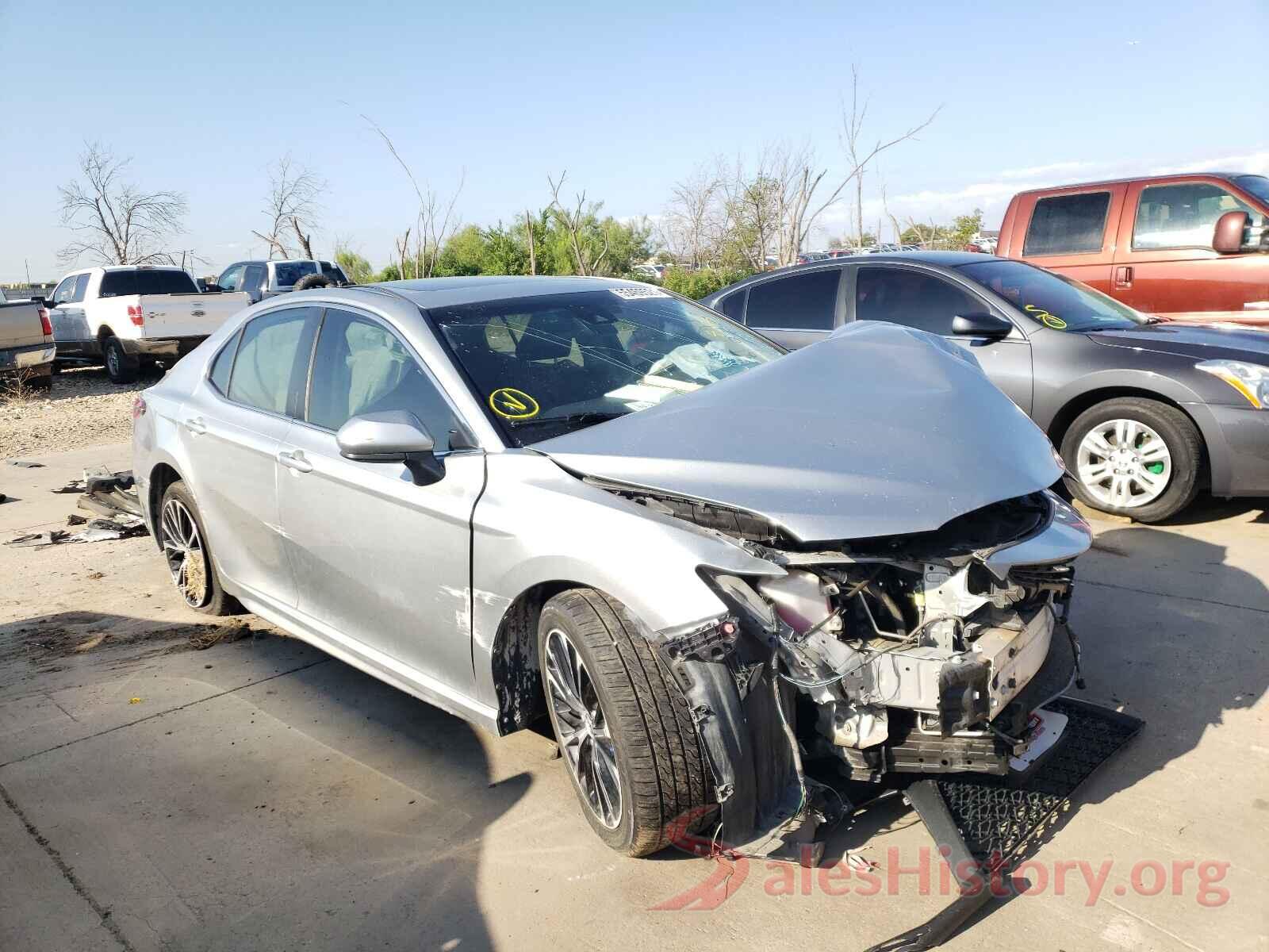 JTNB11HK2J3047561 2018 TOYOTA CAMRY